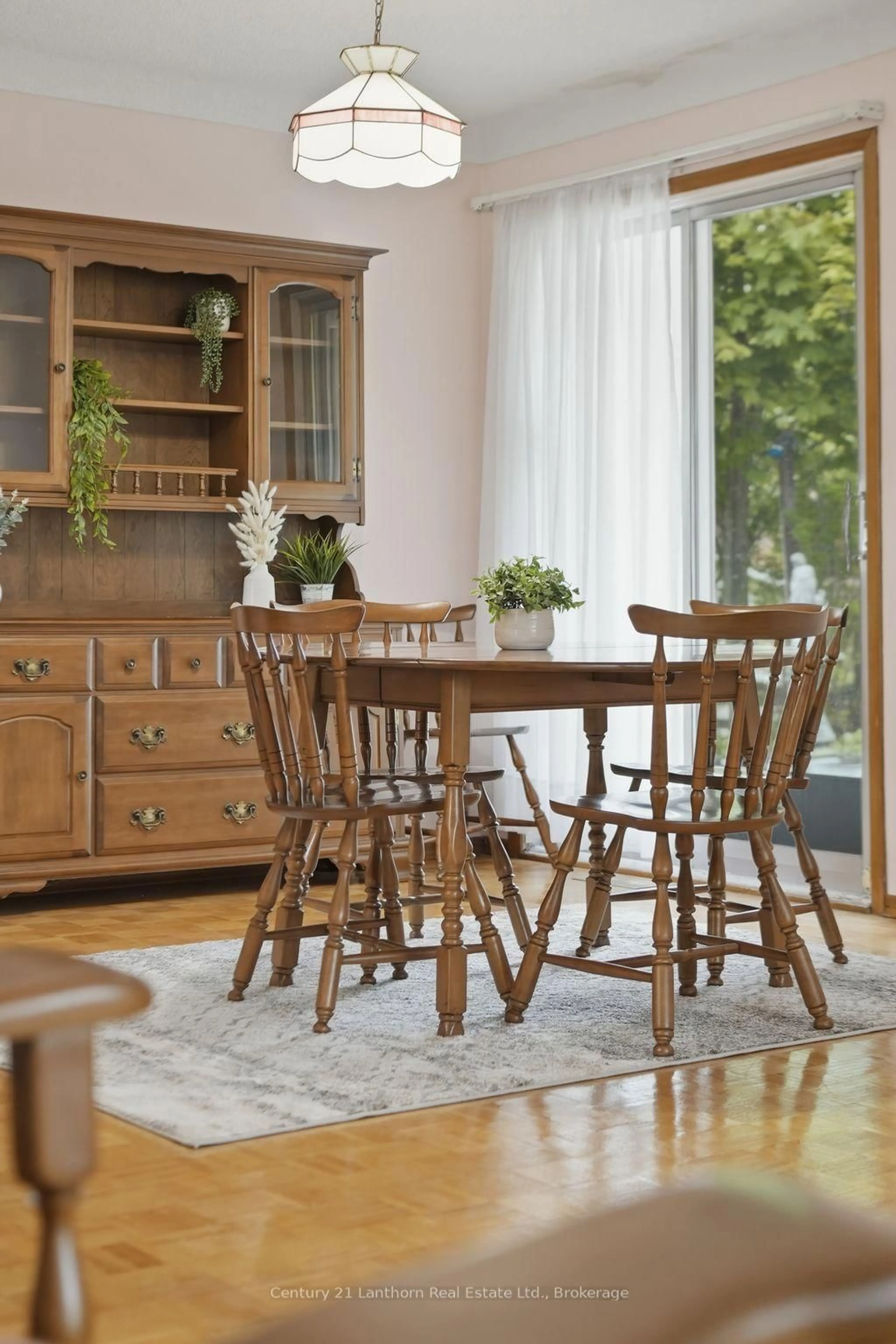 Dining room, wood/laminate floor for 1041 Hudson Dr, Kingston Ontario K7M 5K5