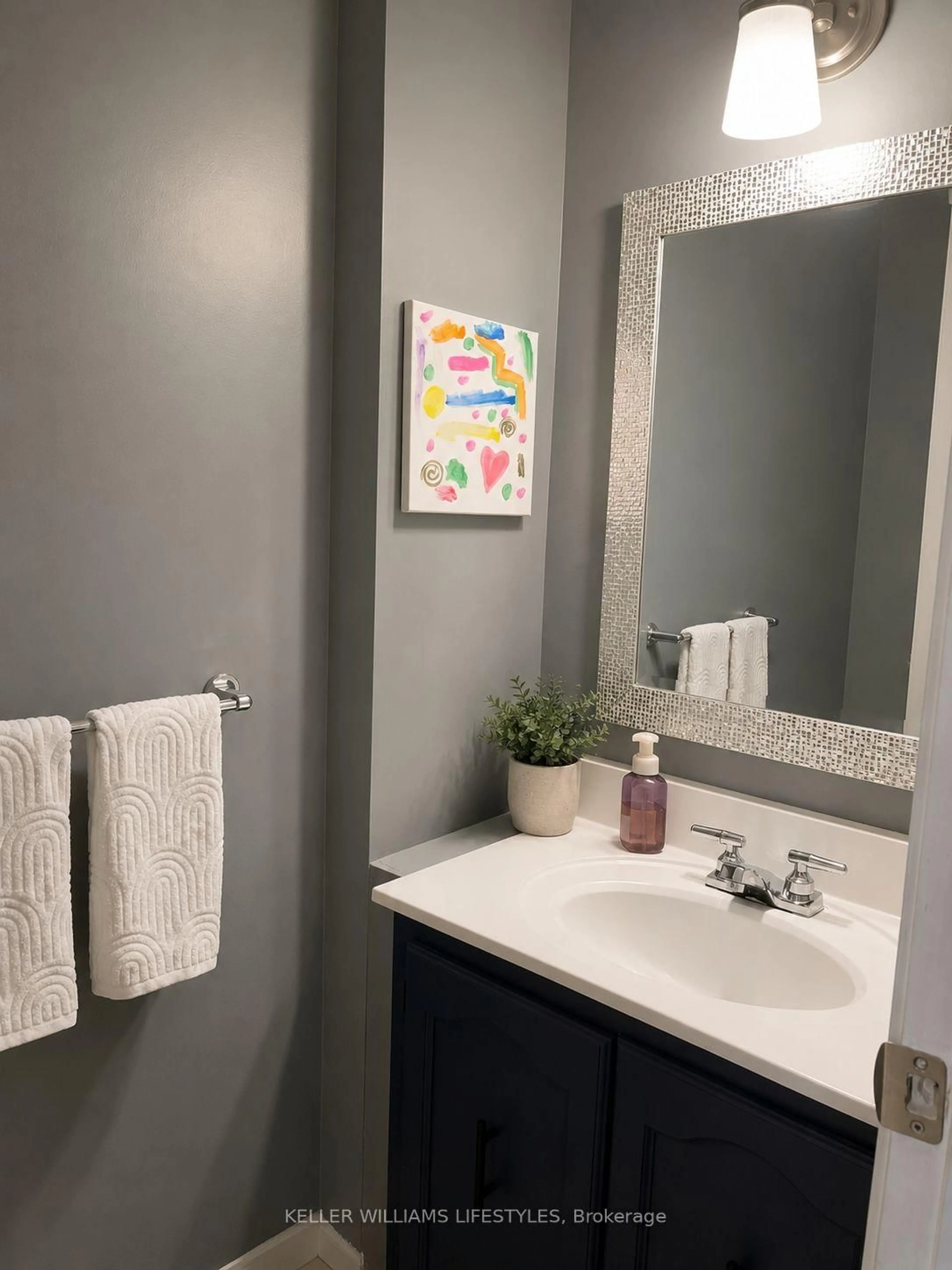 Contemporary bathroom, ceramic/tile floor for 664 Wonderland Rd, London South Ontario N6K 1L8