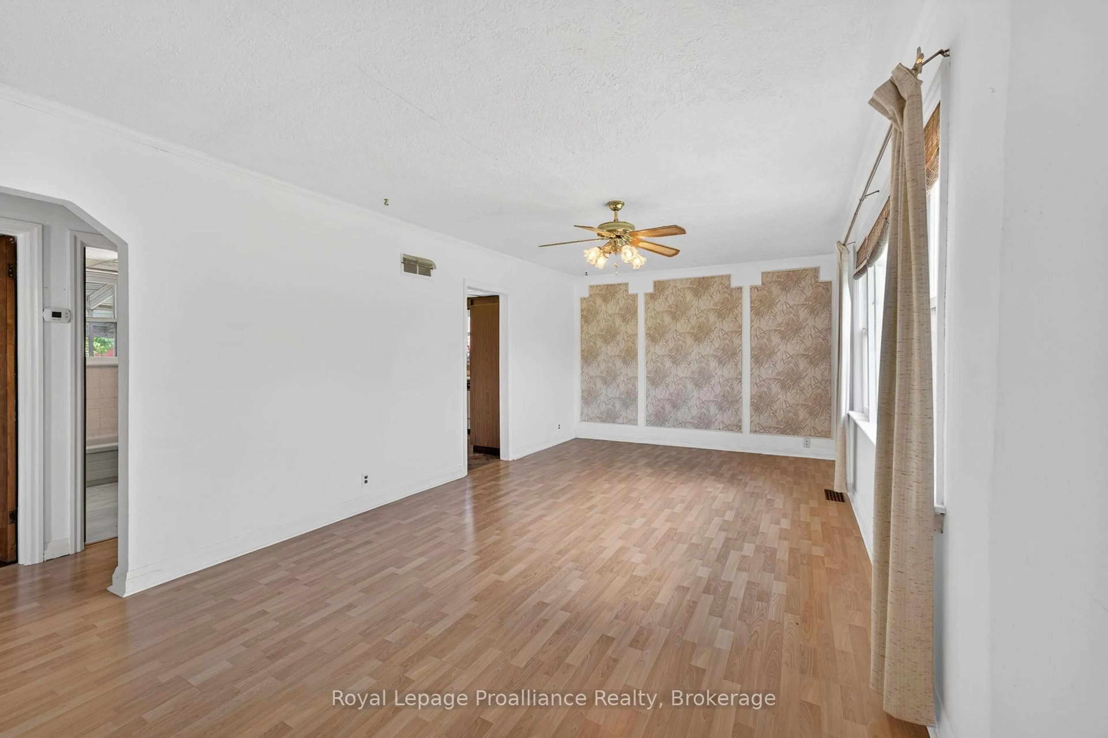A pic of a room for 368 Sidney St, Belleville Ontario K8P 3Z6
