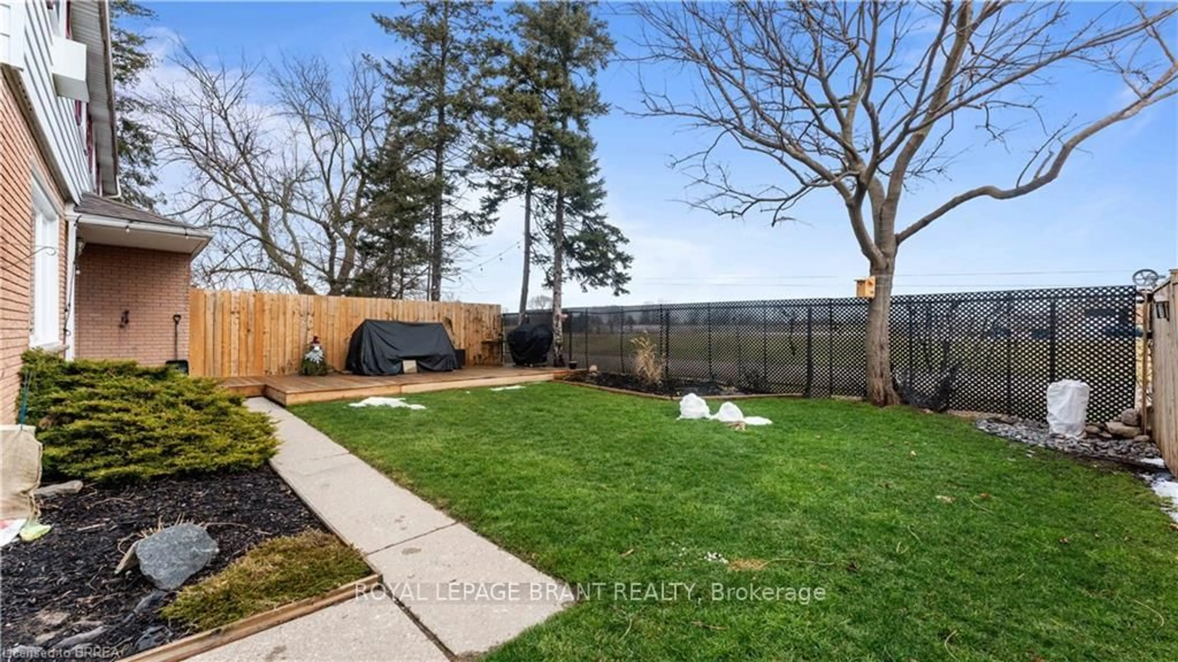 Patio, unknown for 52 Ewing Dr #C, Brantford Ontario N3R 5H8
