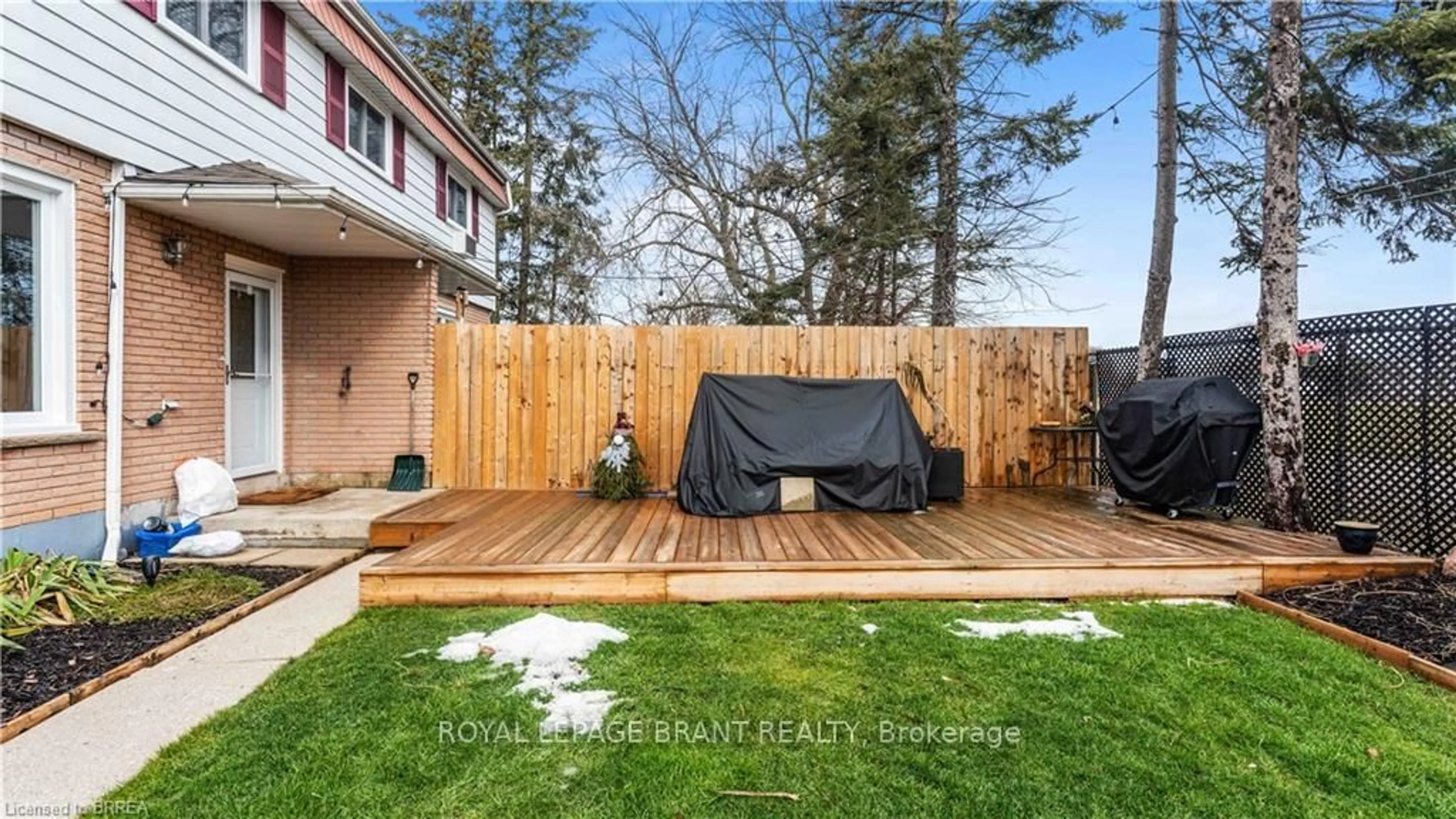Patio, unknown for 52 Ewing Dr #C, Brantford Ontario N3R 5H8