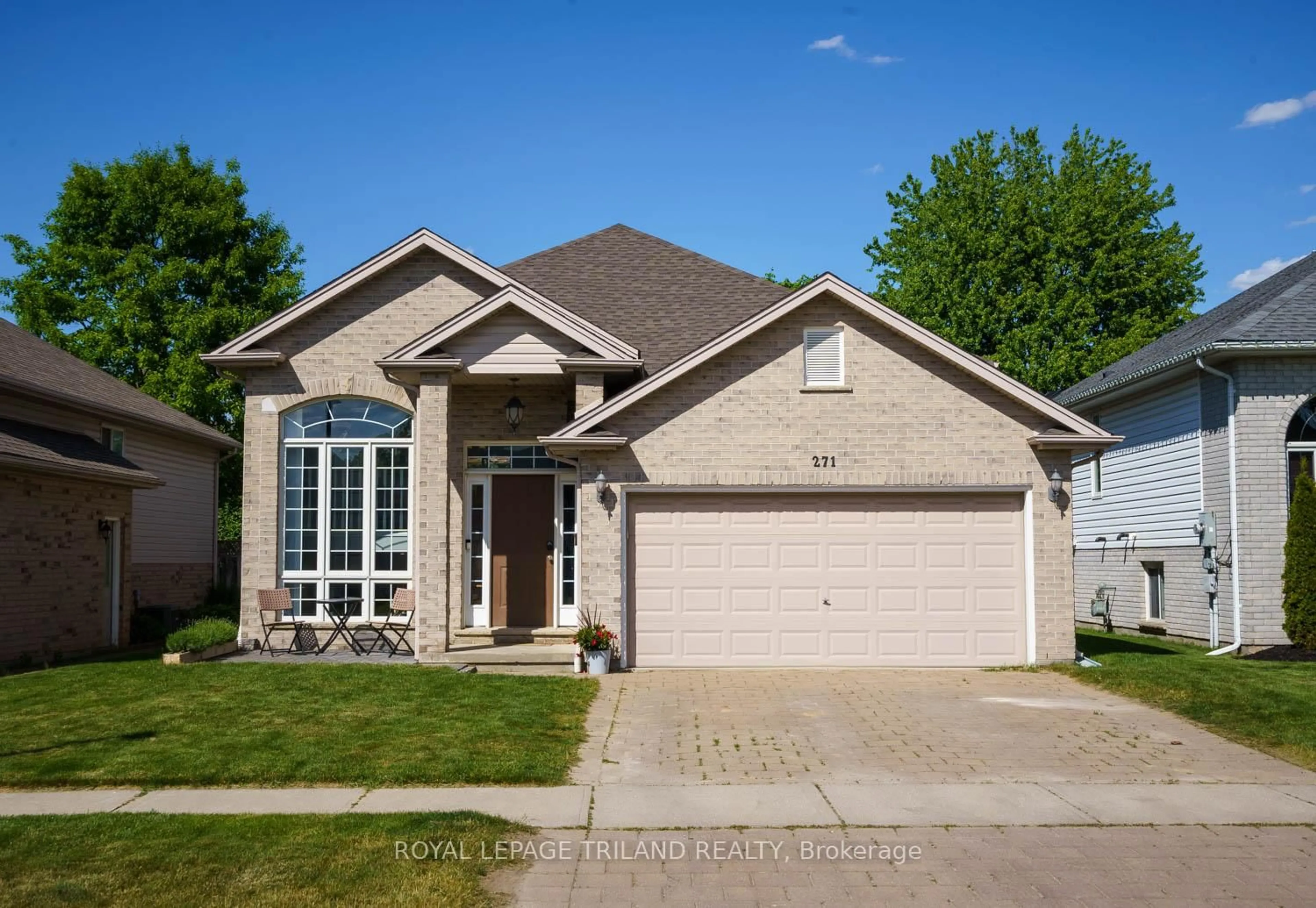 Home with brick exterior material, street for 271 Mogg St, Strathroy-Caradoc Ontario N7G 3X4