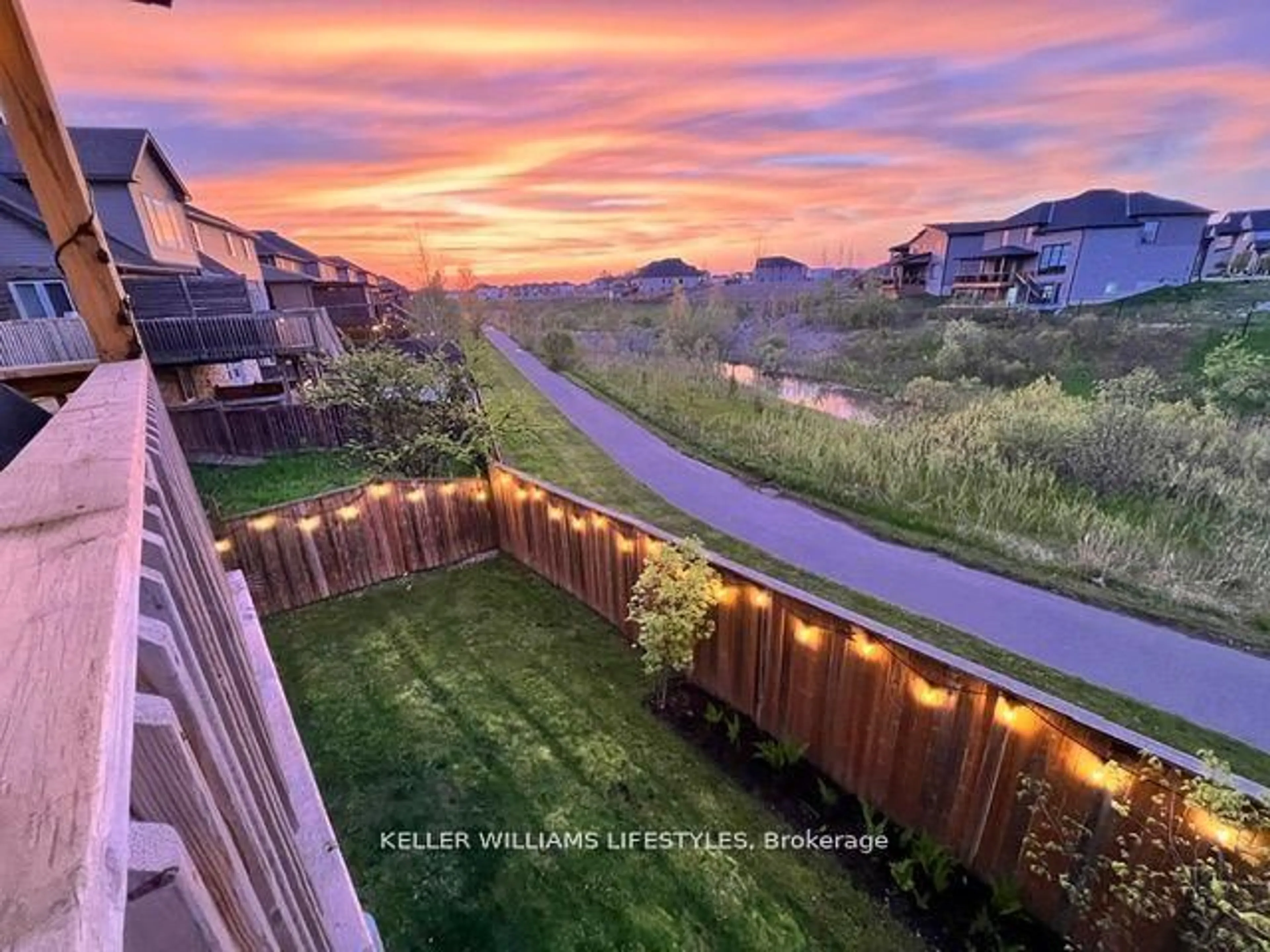A pic from outside/outdoor area/front of a property/back of a property/a pic from drone, unknown for 1934 Wateroak Dr, London North Ontario N6G 0M7