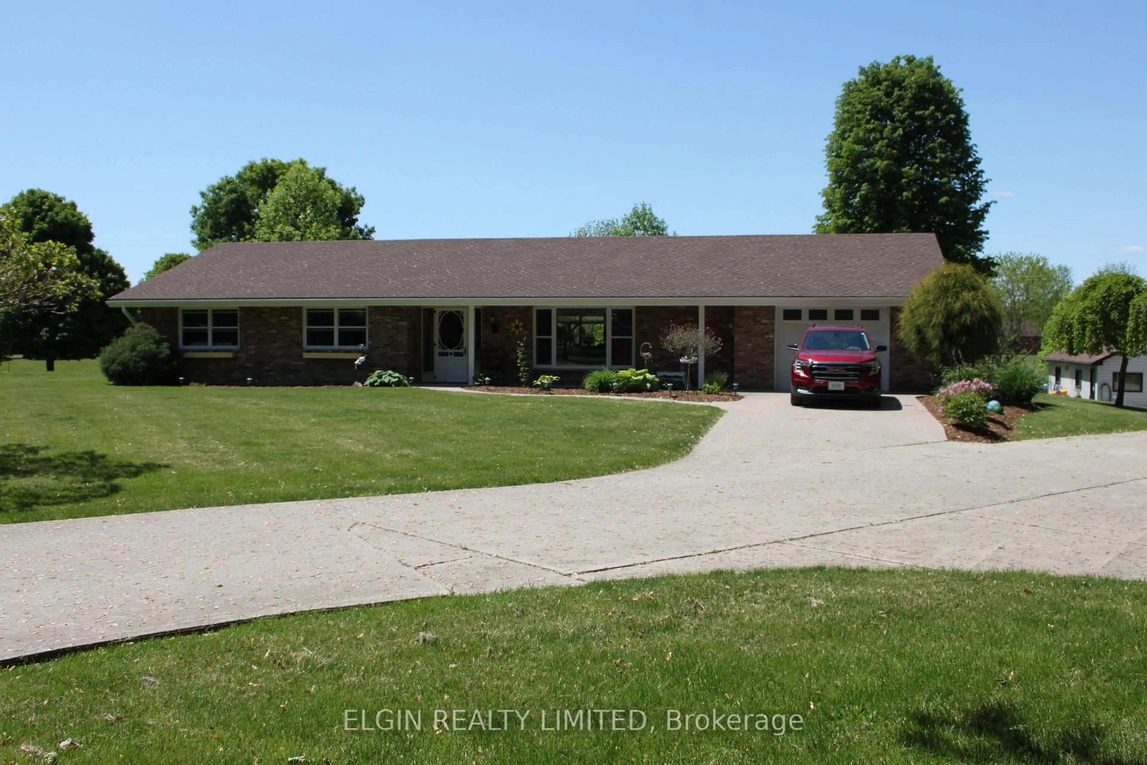 A pic from outside/outdoor area/front of a property/back of a property/a pic from drone, unknown for 42445 John Wise Line, Central Elgin Ontario N5R 5T4