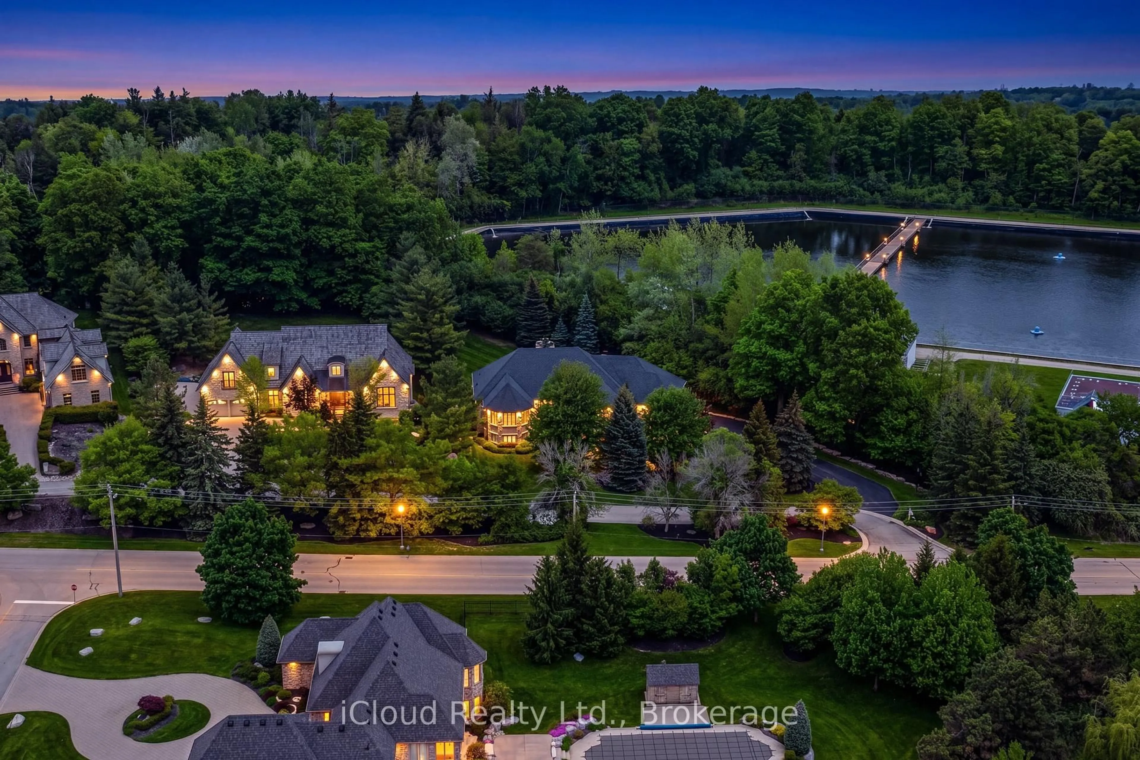 A pic from outside/outdoor area/front of a property/back of a property/a pic from drone, water/lake/river/ocean view for 845 Hidden Valley Rd, Kitchener Ontario N2C 2S4