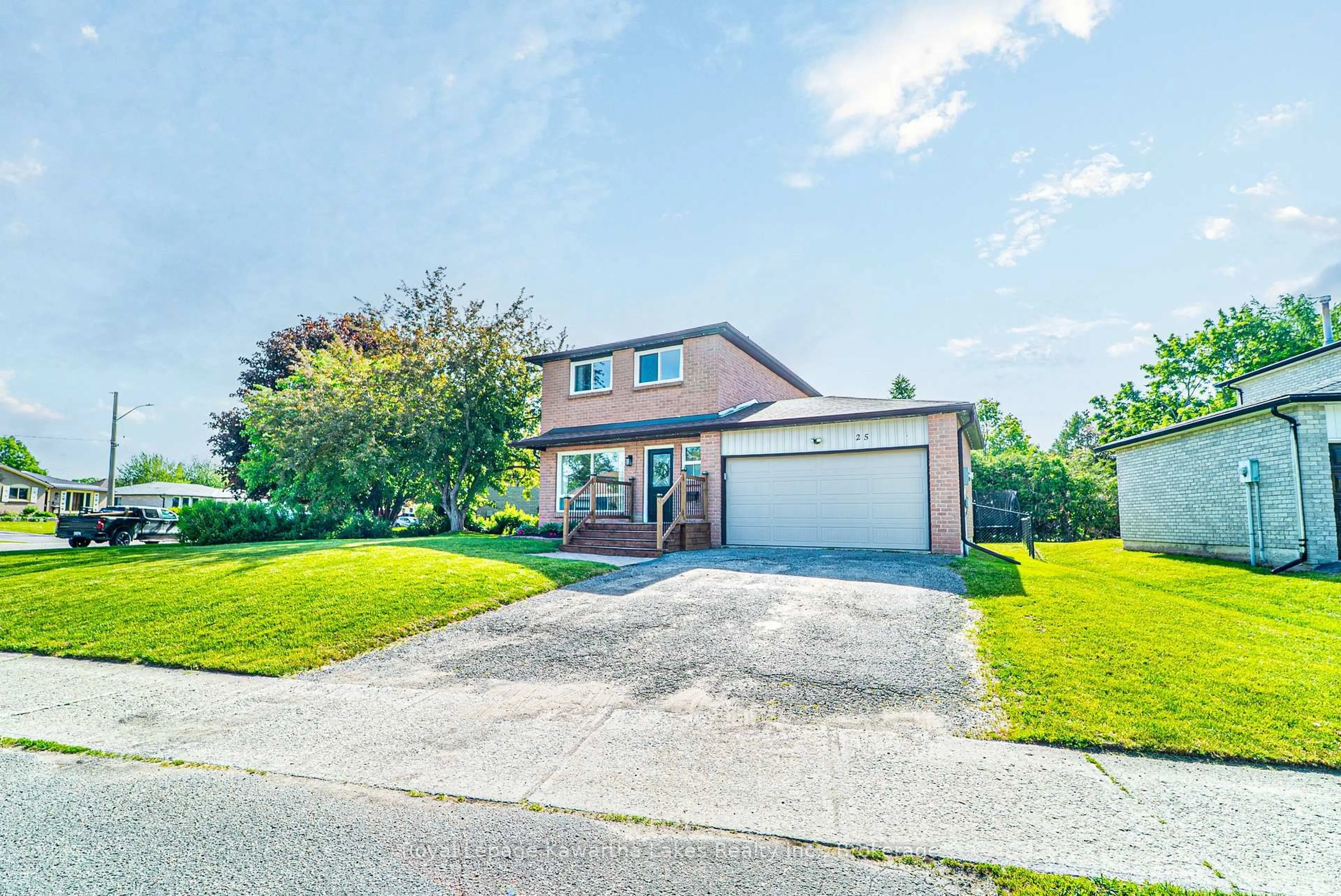 A pic from outside/outdoor area/front of a property/back of a property/a pic from drone, street for 25 Birch Crt, Kawartha Lakes Ontario K9V 5J3
