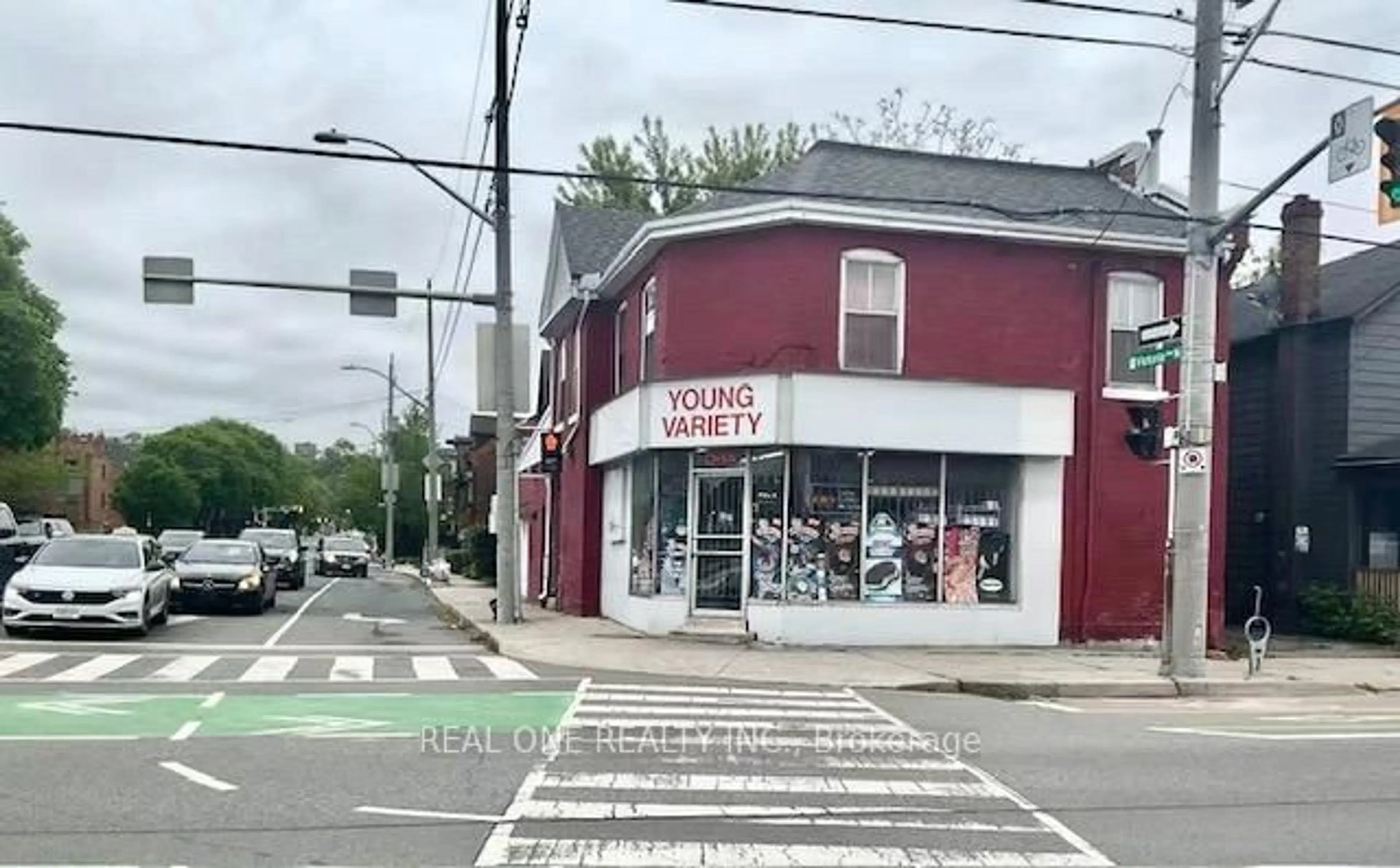 Blurry image for 155 Victoria Ave, Hamilton Ontario L8L 5E7