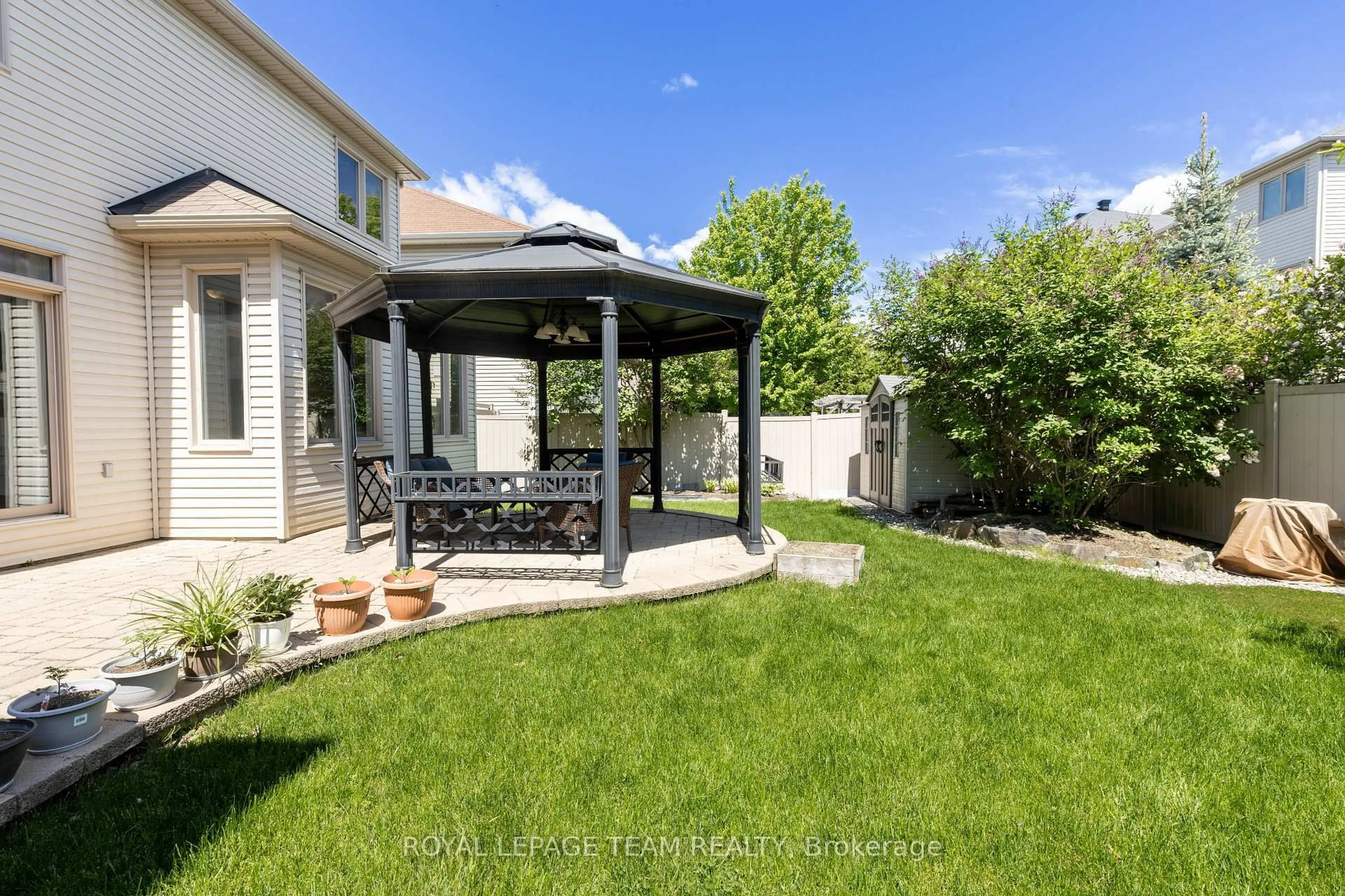Patio, street for 104 Panisset Ave, Ottawa Ontario K2T 0E2