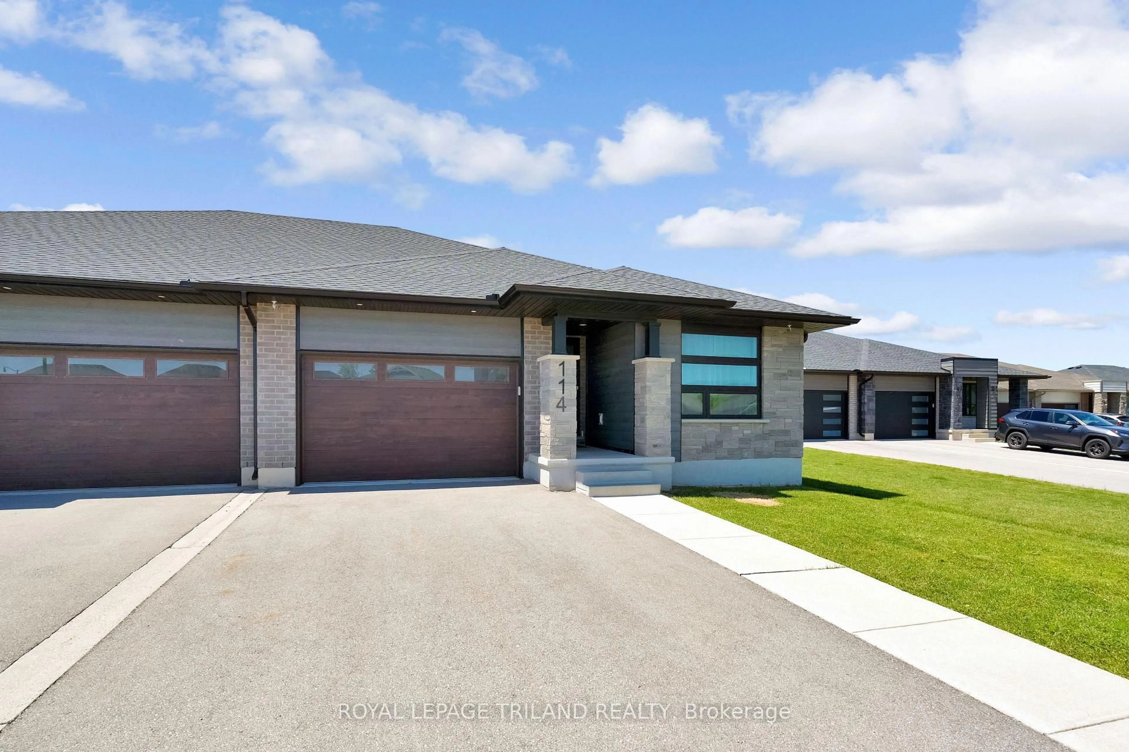Home with brick exterior material, street for 114 Benjamin Pkwy, St. Thomas Ontario N5R 0L6