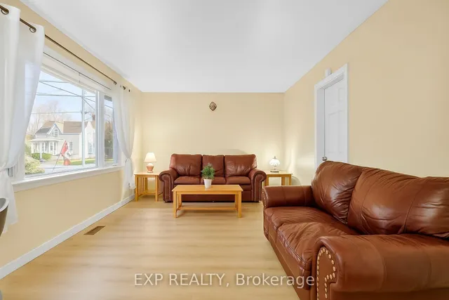 41 HWY 5 W St, South Dundas 3