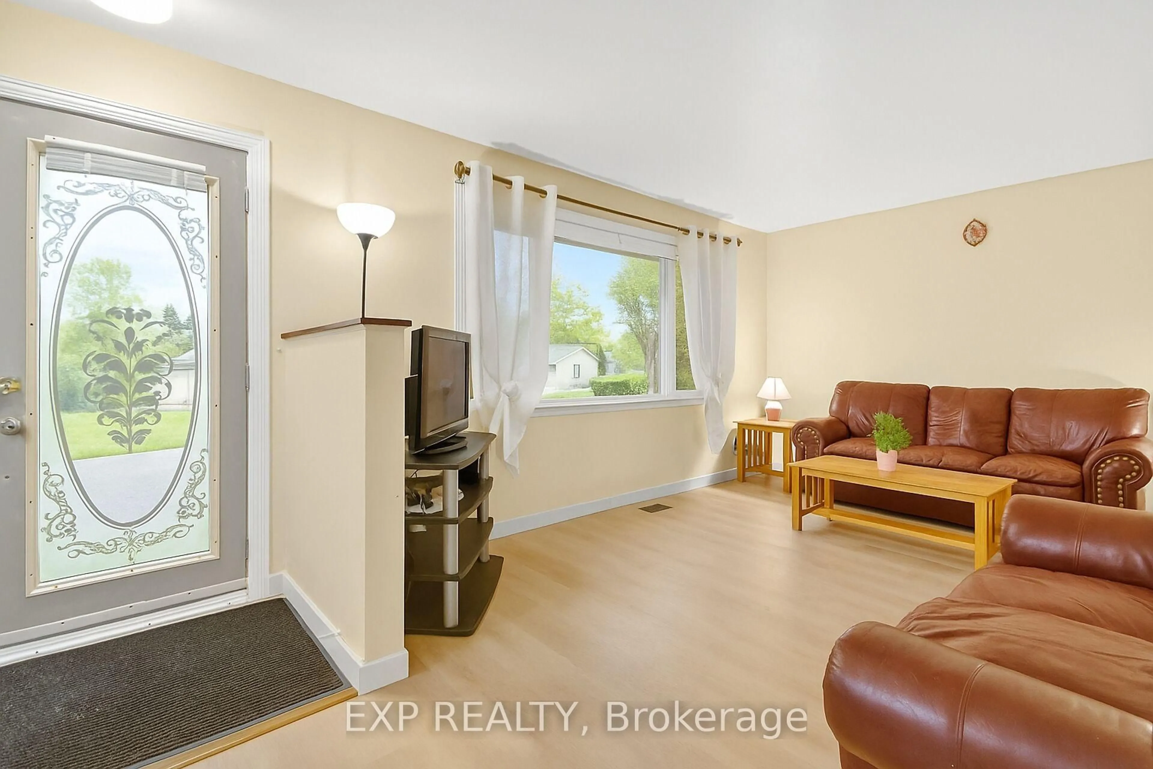 Living room with furniture, unknown for 41 HWY 5 W St, South Dundas Ontario K0C 1X0