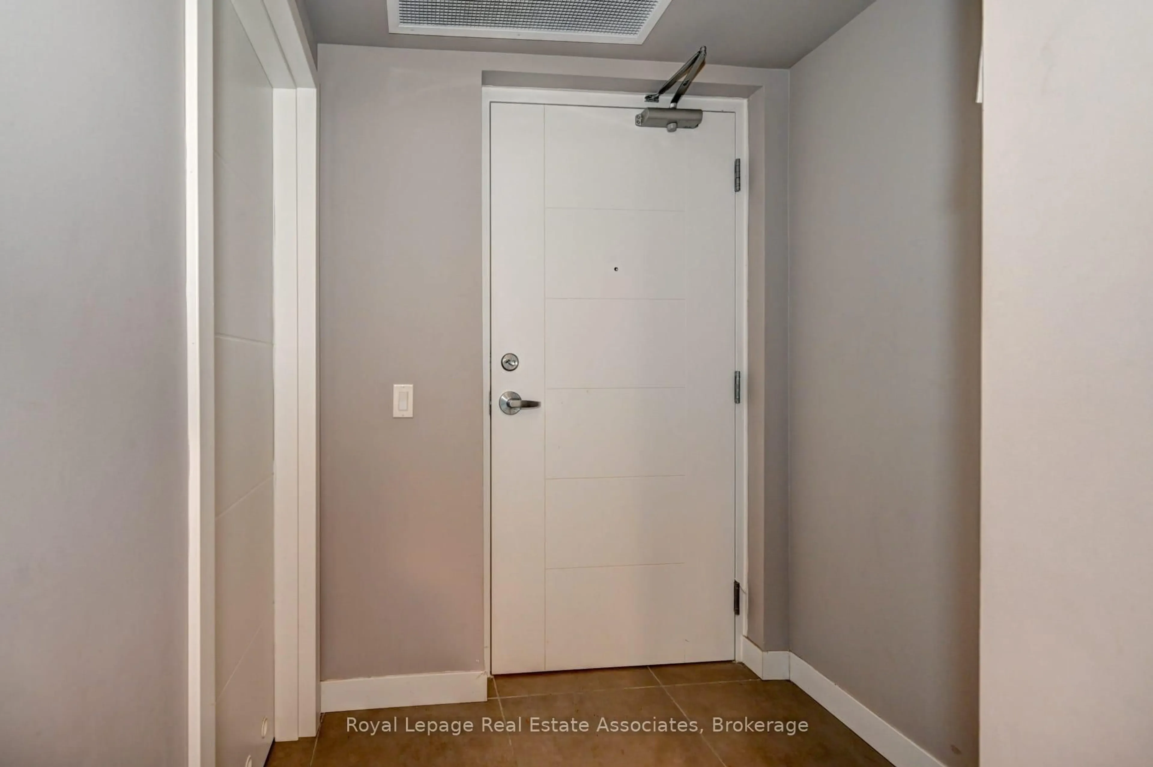 Indoor entryway for 250 Albert St #319, Waterloo Ontario N2L 0H5