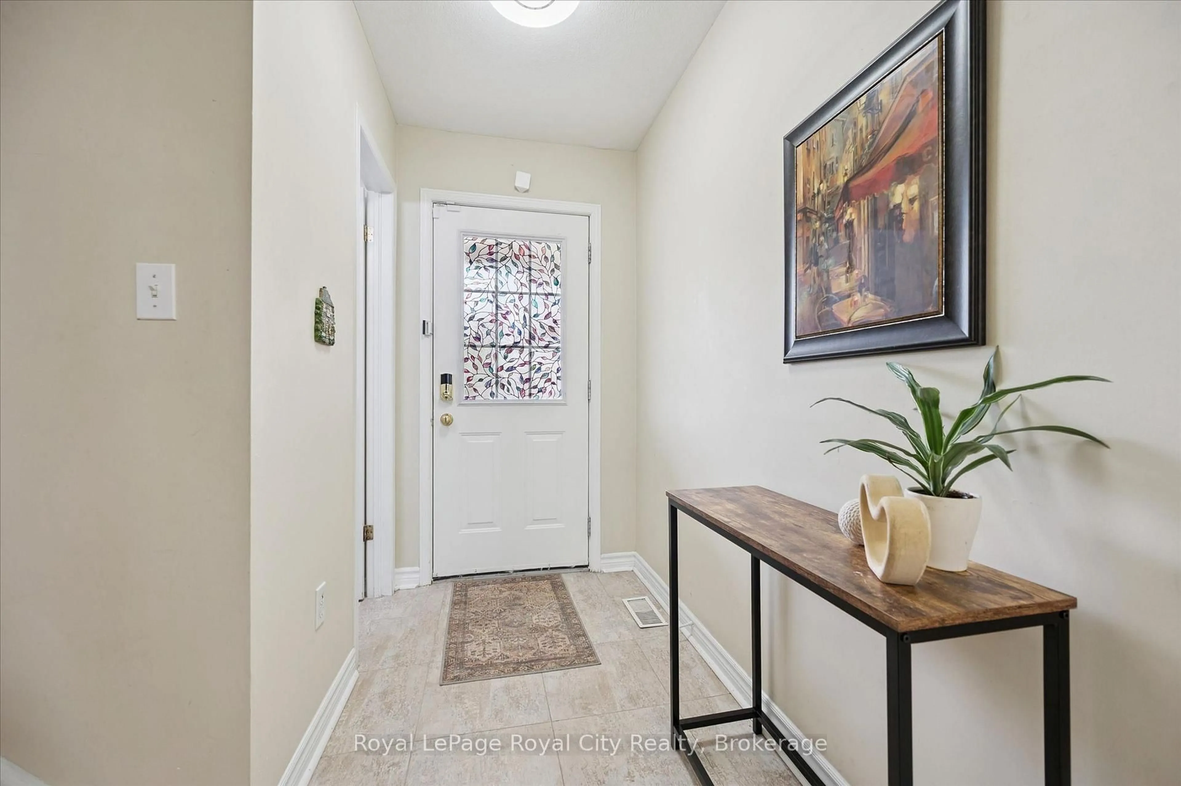 Indoor entryway for 45 Darling Cres, Guelph Ontario N1L 1P8