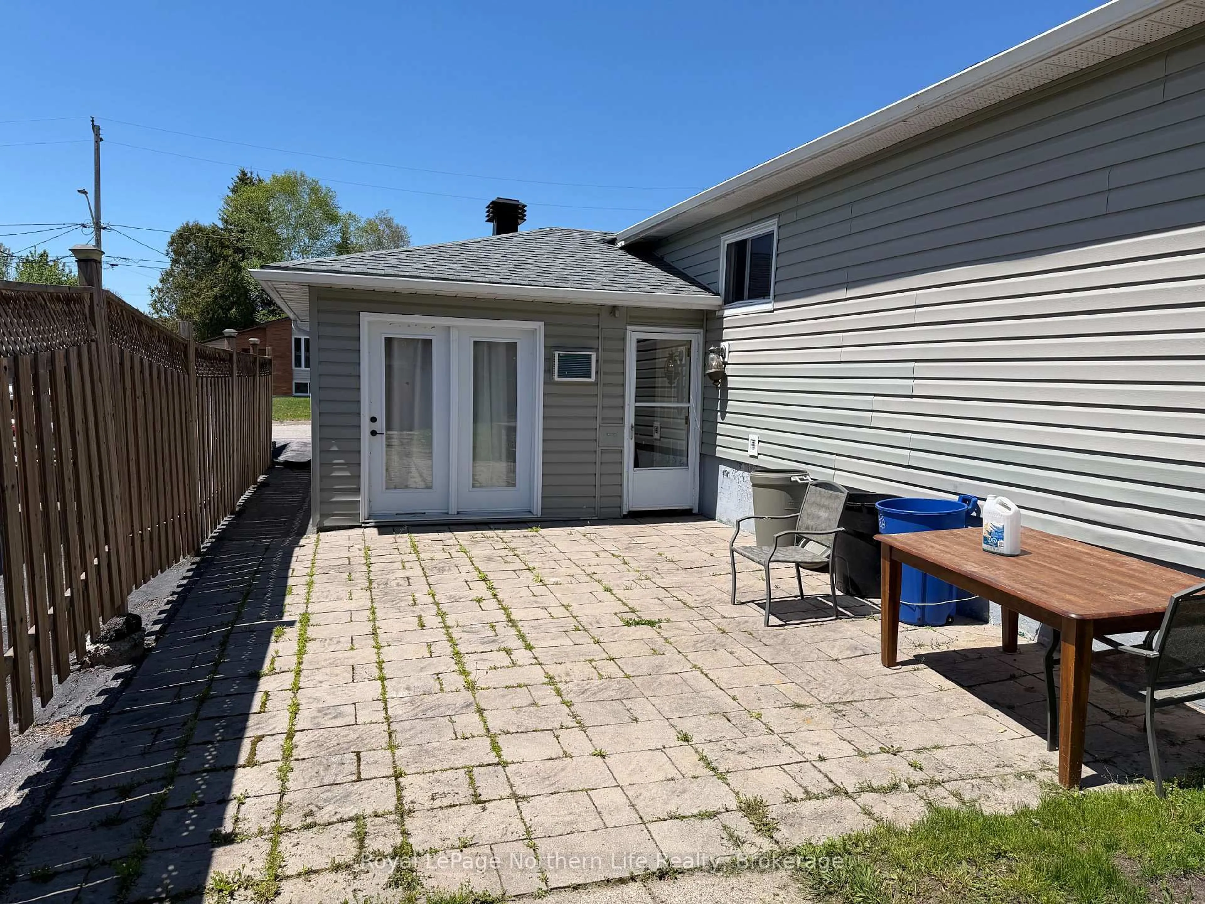 Patio, street for 19 Belleview Cres, North Bay Ontario P1B 8V2