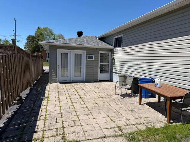 19 Belleview Cres, North Bay 2