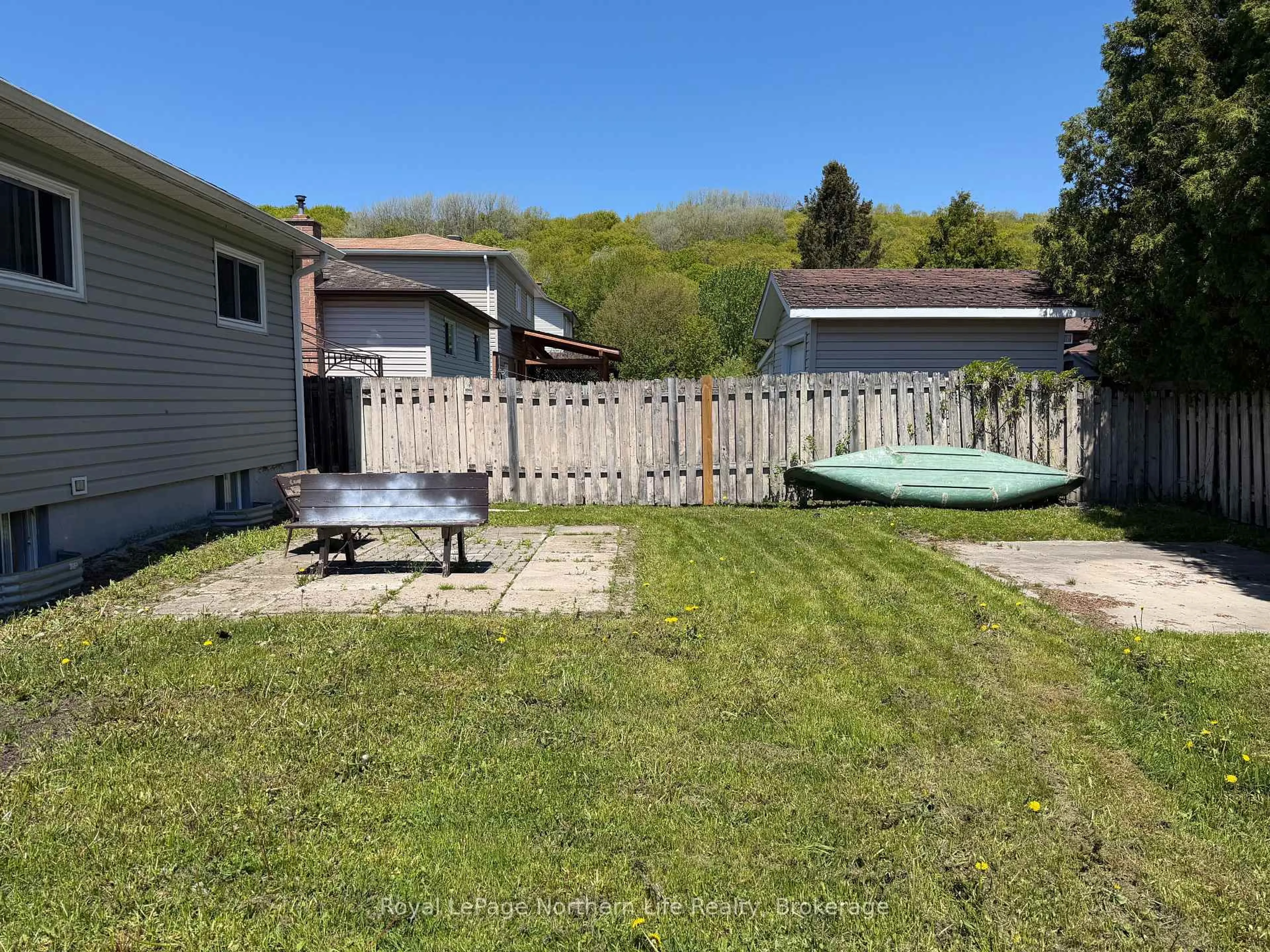A pic from outside/outdoor area/front of a property/back of a property/a pic from drone, unknown for 19 Belleview Cres, North Bay Ontario P1B 8V2