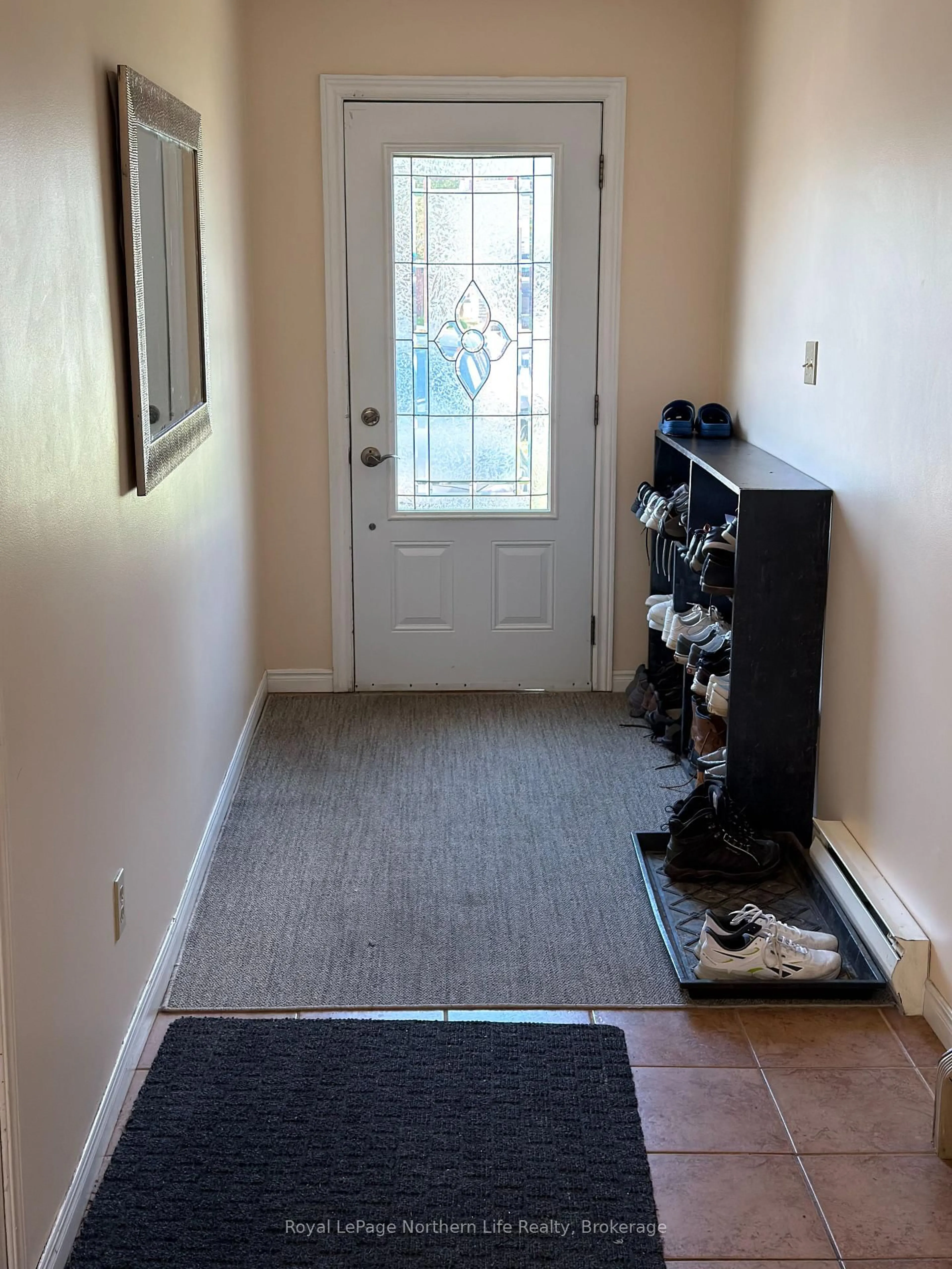 Indoor entryway for 19 Belleview Cres, North Bay Ontario P1B 8V2