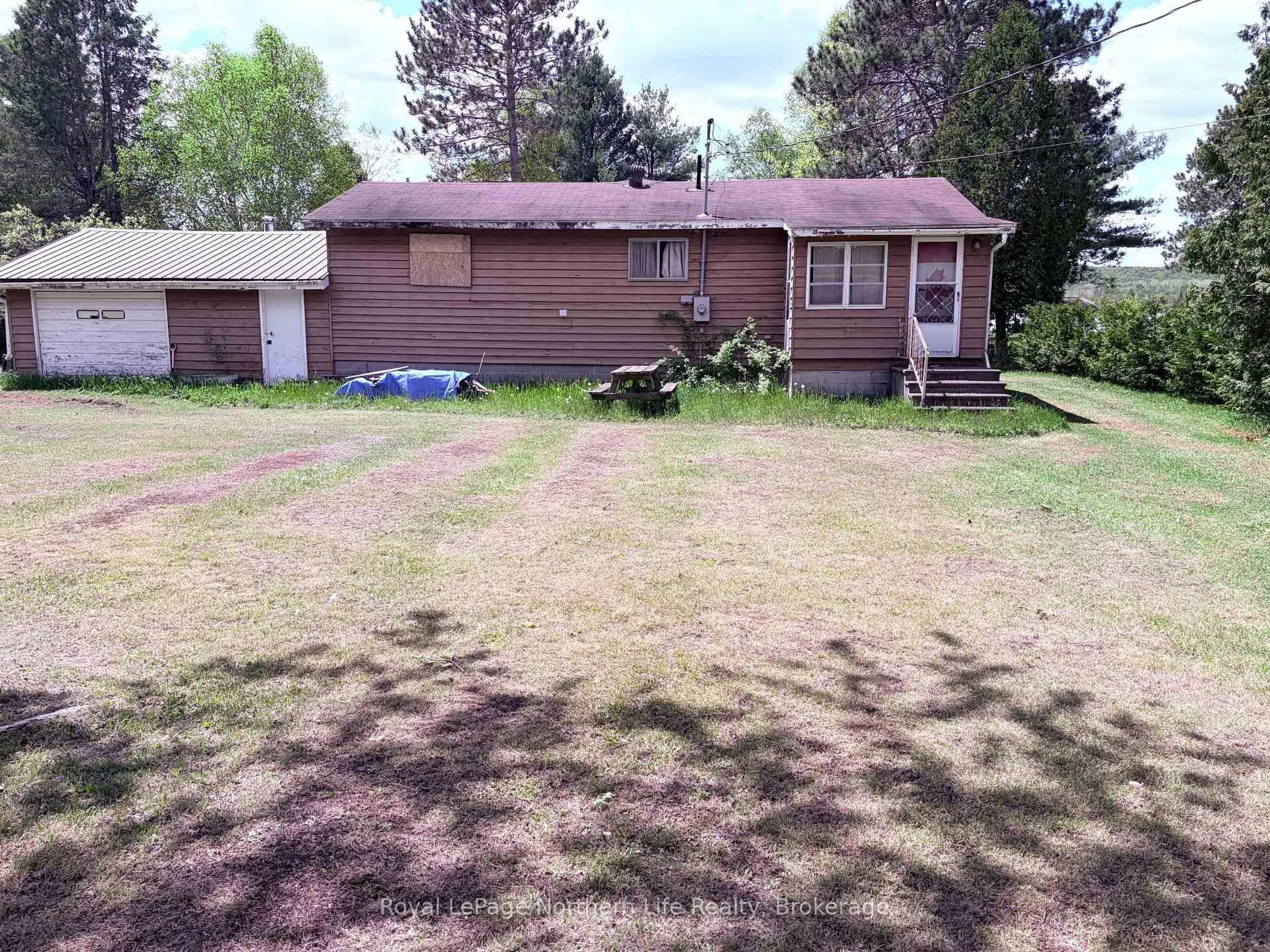 A pic from outside/outdoor area/front of a property/back of a property/a pic from drone, street for 83 EARLS LAKE Rd, Papineau-Cameron Ontario P0H 1V0