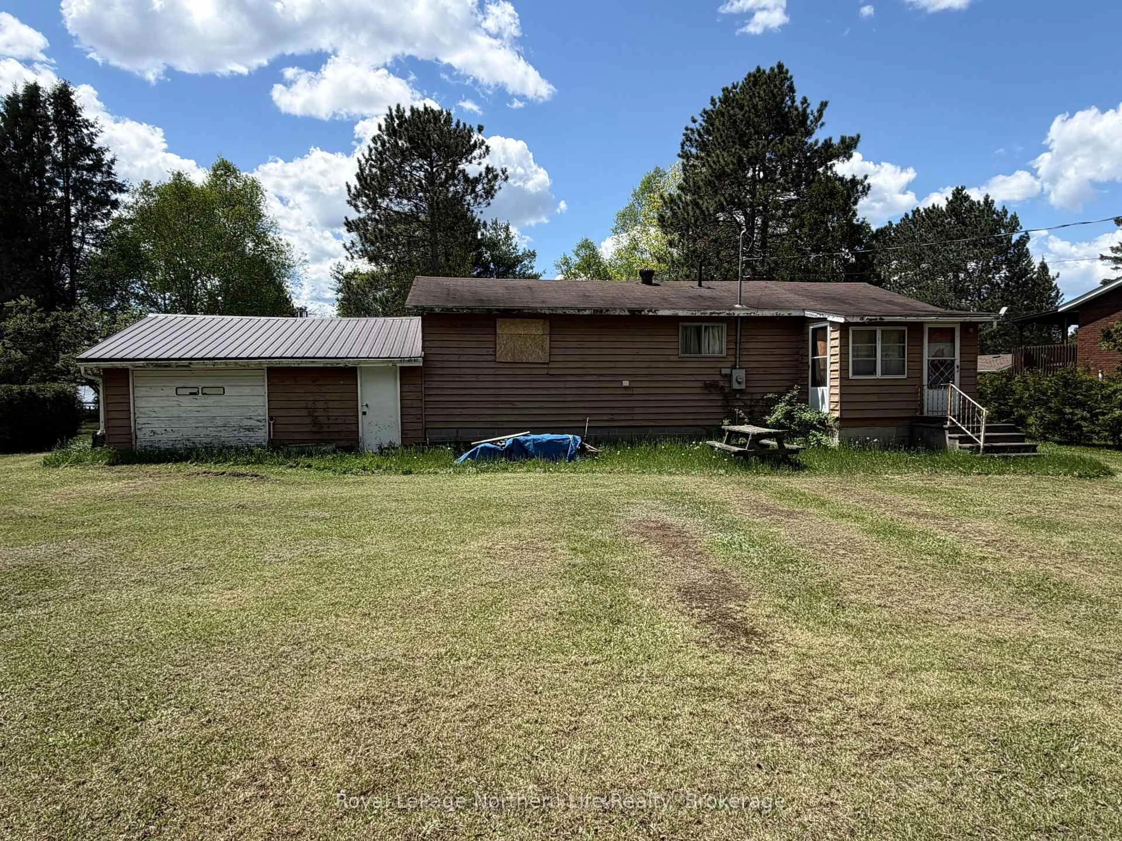 A pic from outside/outdoor area/front of a property/back of a property/a pic from drone, unknown for 83 EARLS LAKE Rd, Papineau-Cameron Ontario P0H 1V0