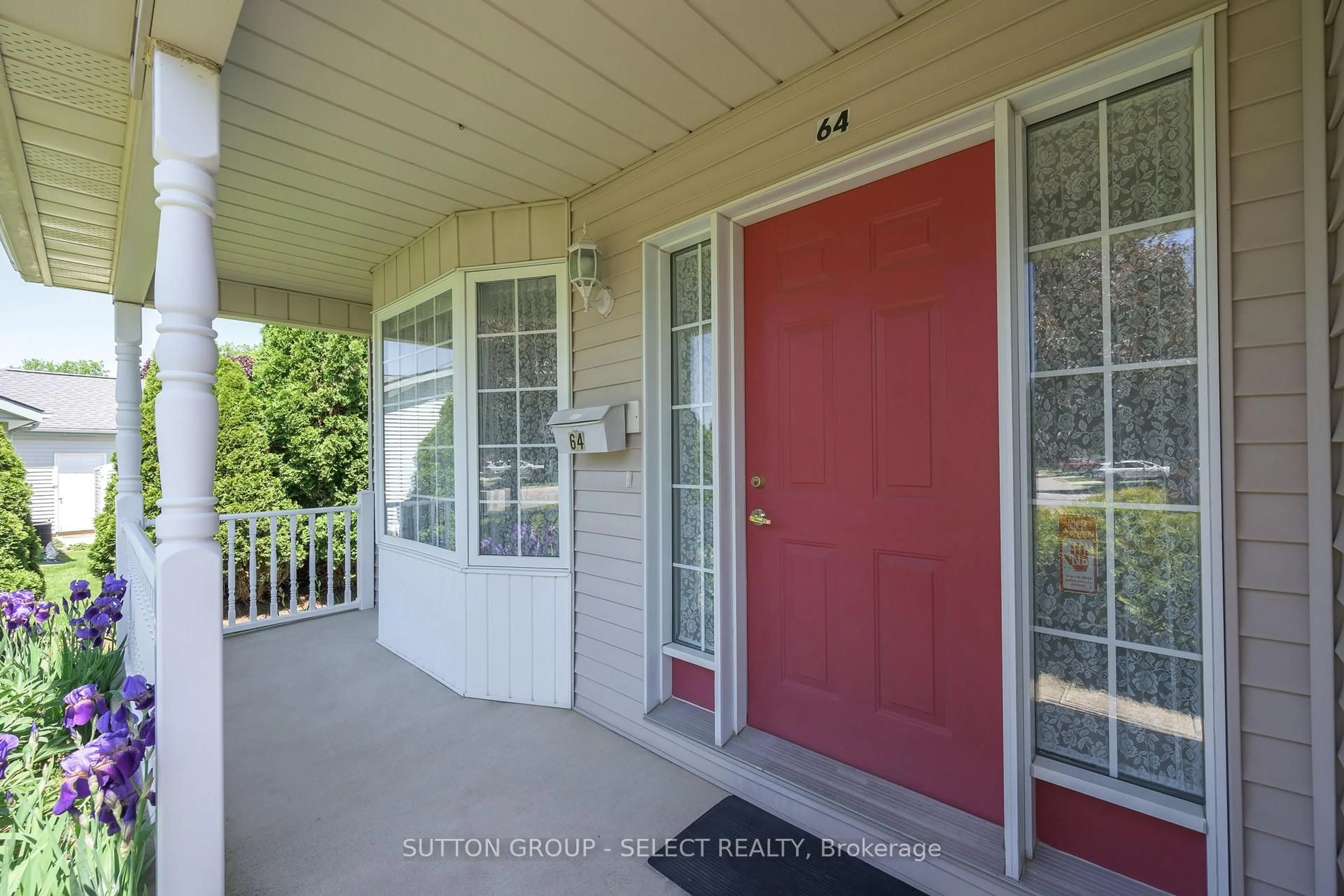Indoor entryway for 64 Wilson Ave, Tillsonburg Ontario N4G 5V5