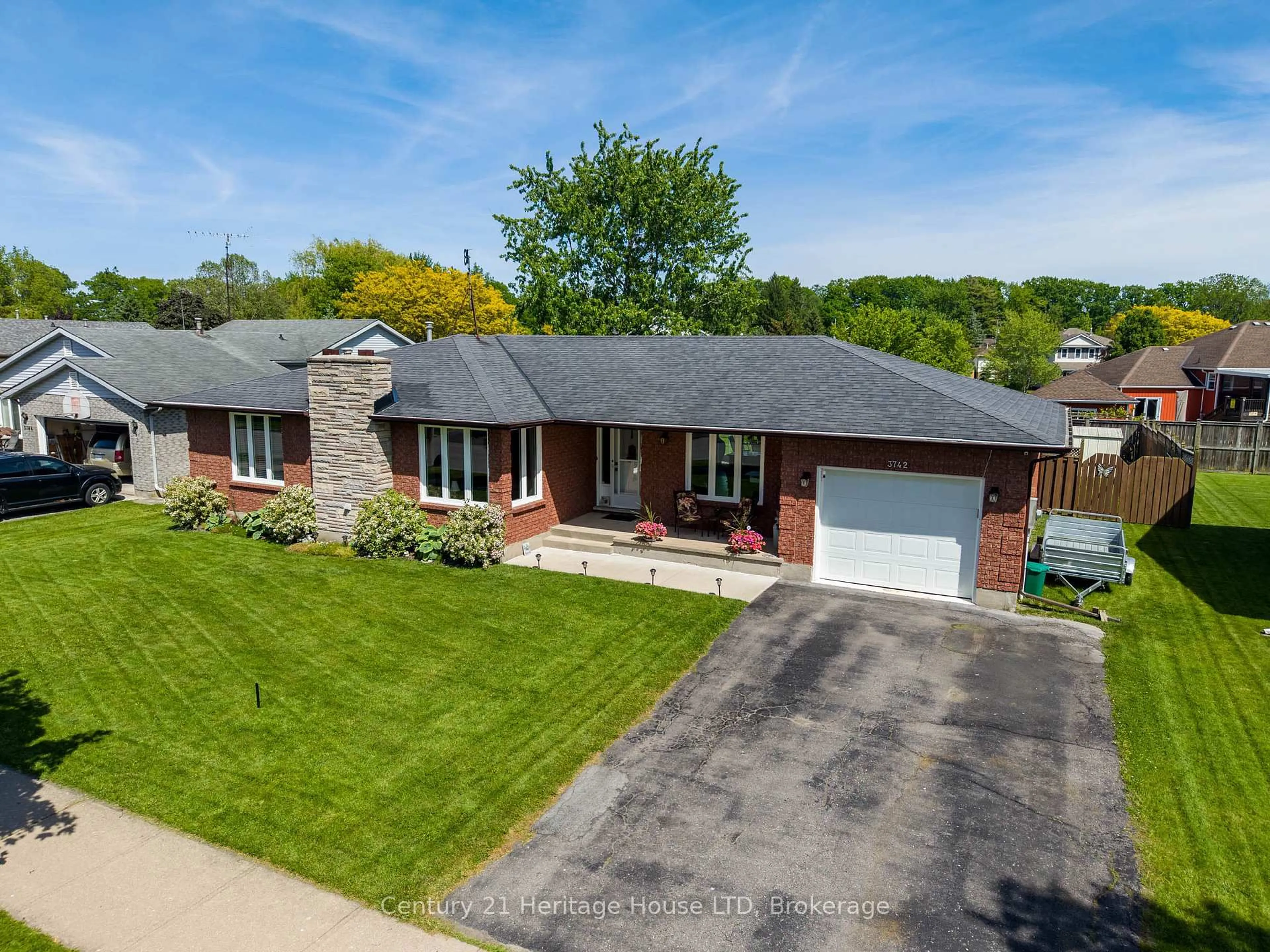 A pic from outside/outdoor area/front of a property/back of a property/a pic from drone, street for 3742 Black Creek Rd, Fort Erie Ontario L0S 1S0