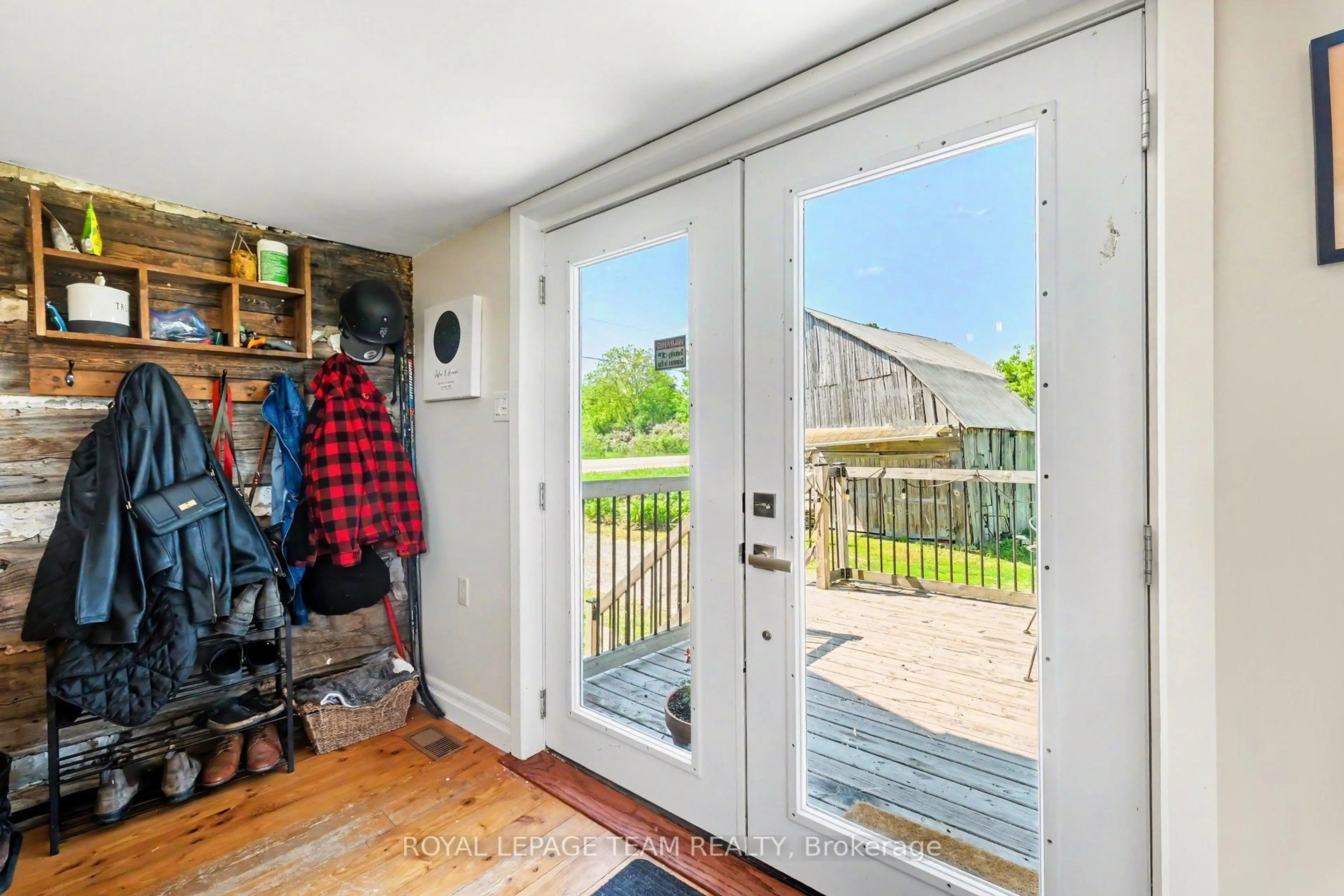 Indoor entryway for 5894 Roger Stevens Dr, Smiths Falls Ontario K7A 4S6