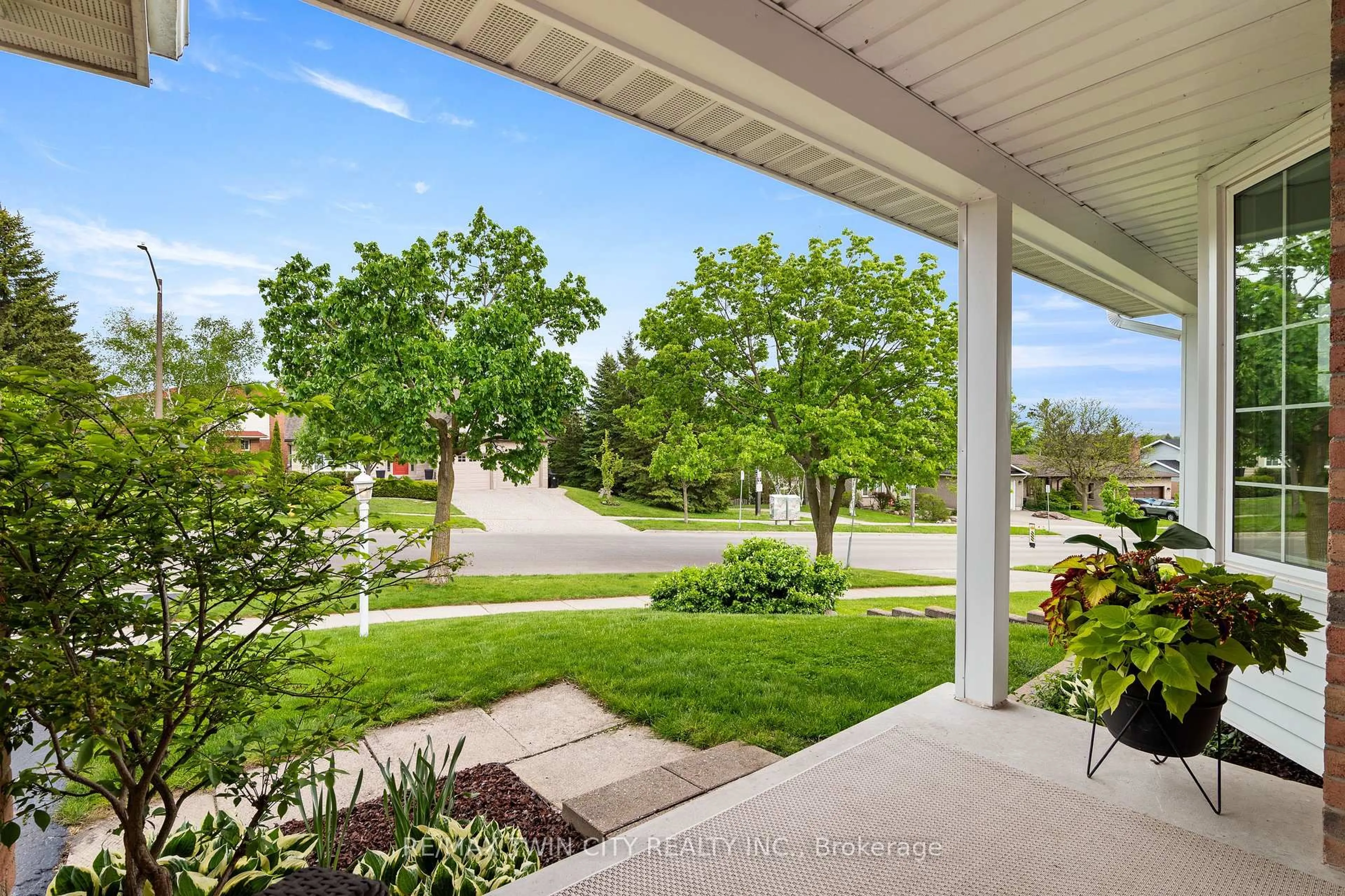 Patio, water/lake/river/ocean view for 240 Grand River Blvd, Kitchener Ontario N2A 3G8