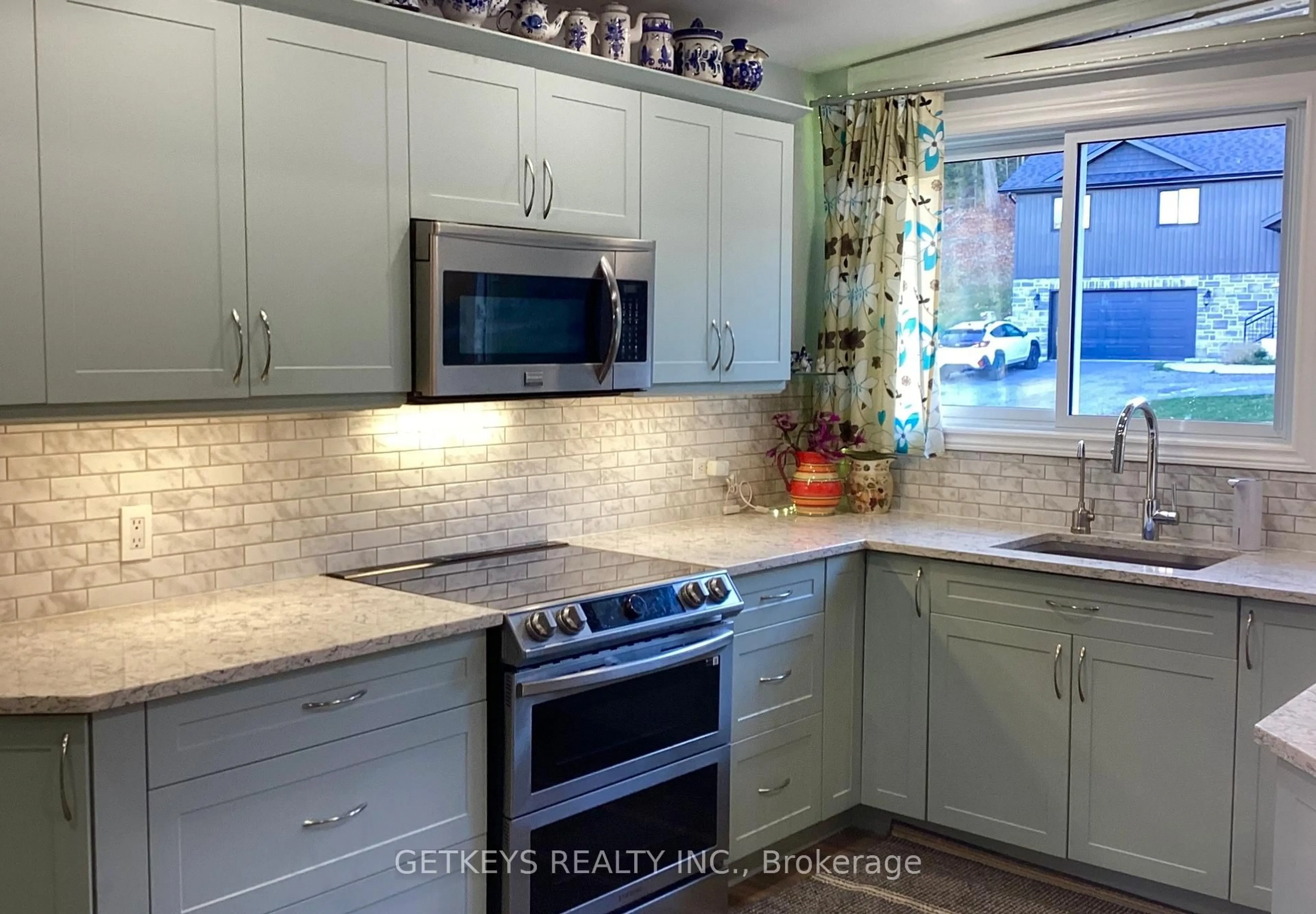 Open concept kitchen, ceramic/tile floor for 49 King George Cres, Quinte West Ontario K0K 1E0