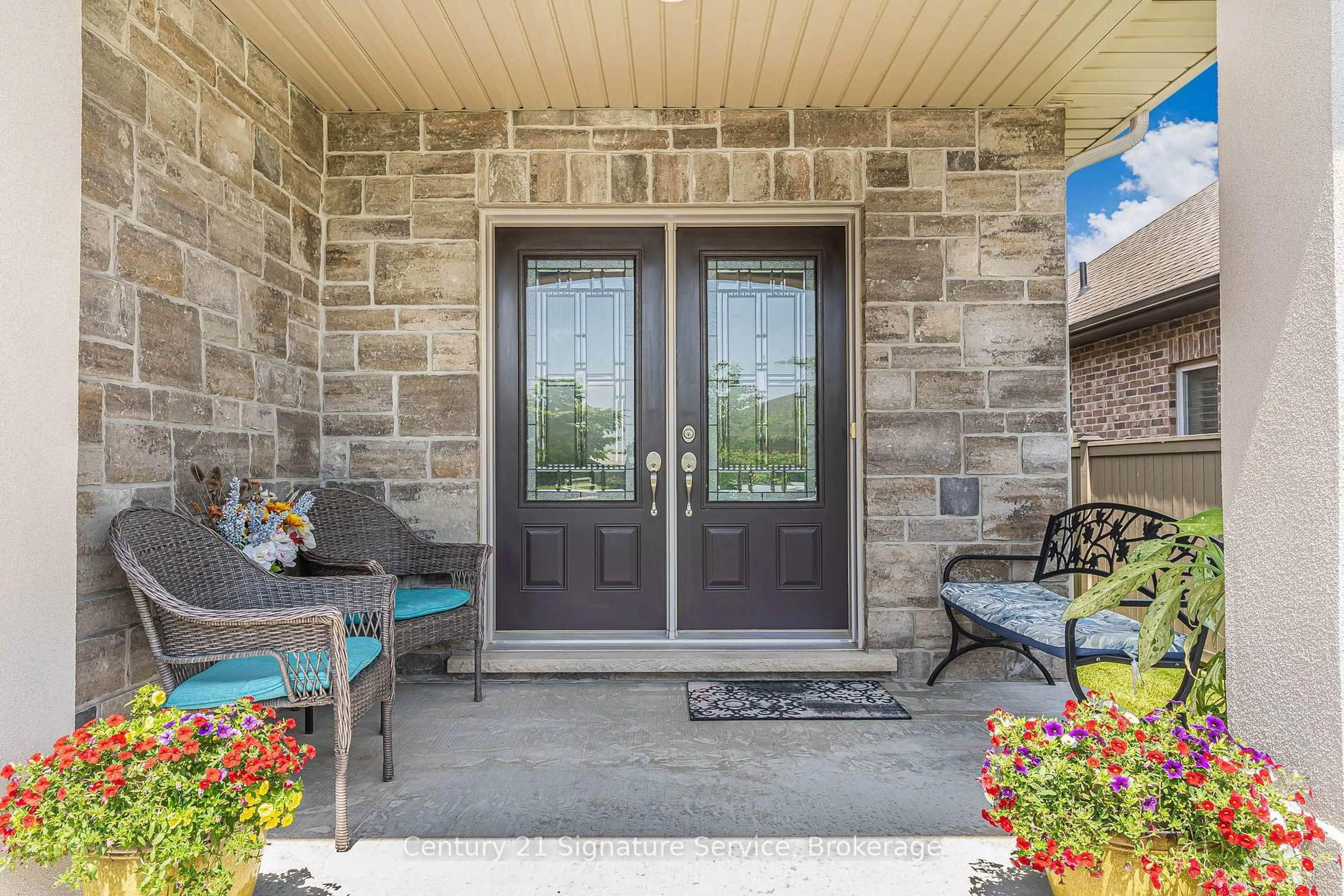 Indoor entryway for 16 Gaiser Rd, Welland Ontario L3C 0B5