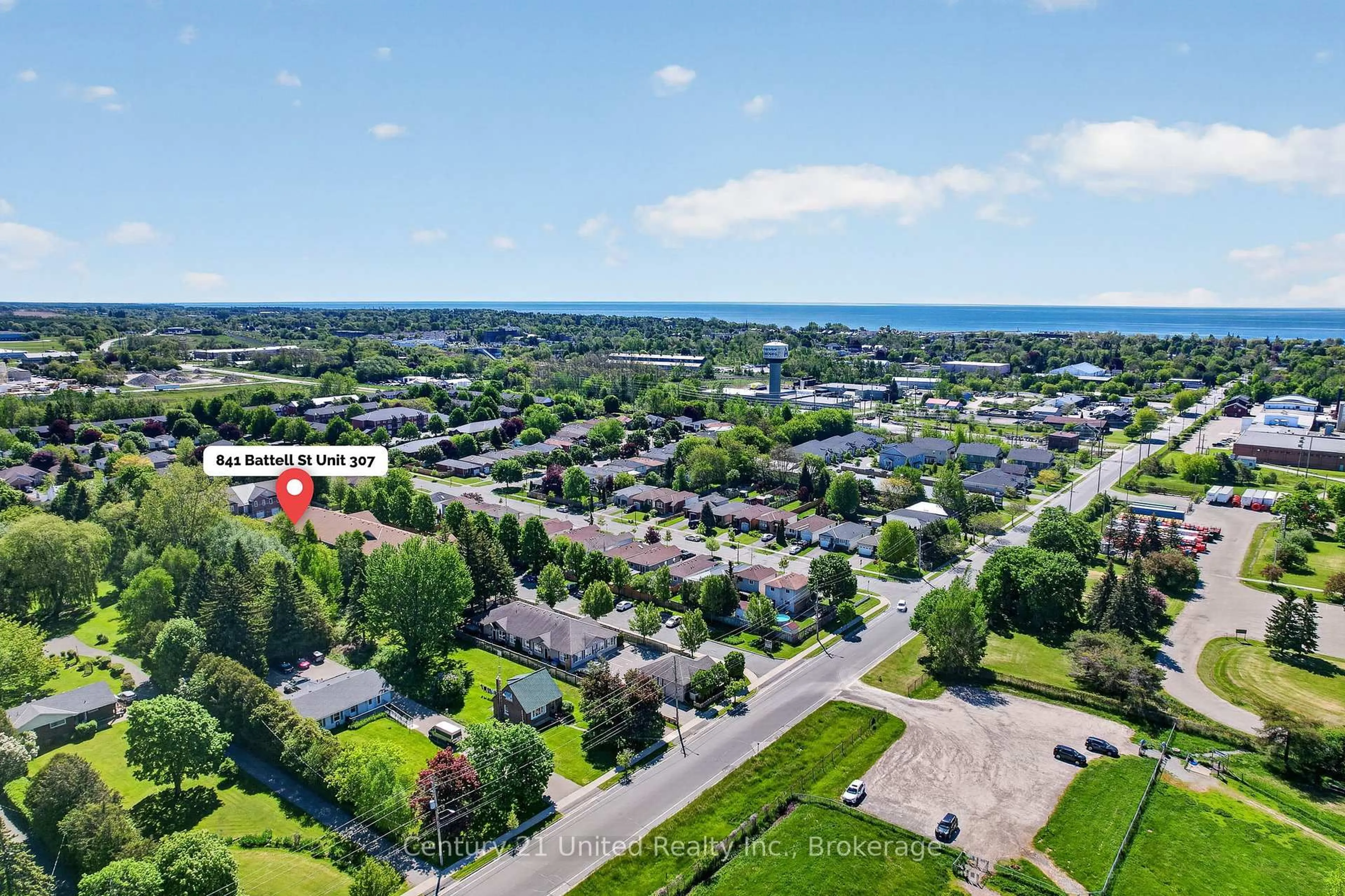 A pic from outside/outdoor area/front of a property/back of a property/a pic from drone, unknown for 841 Battell St #307, Cobourg Ontario K9A 0B9