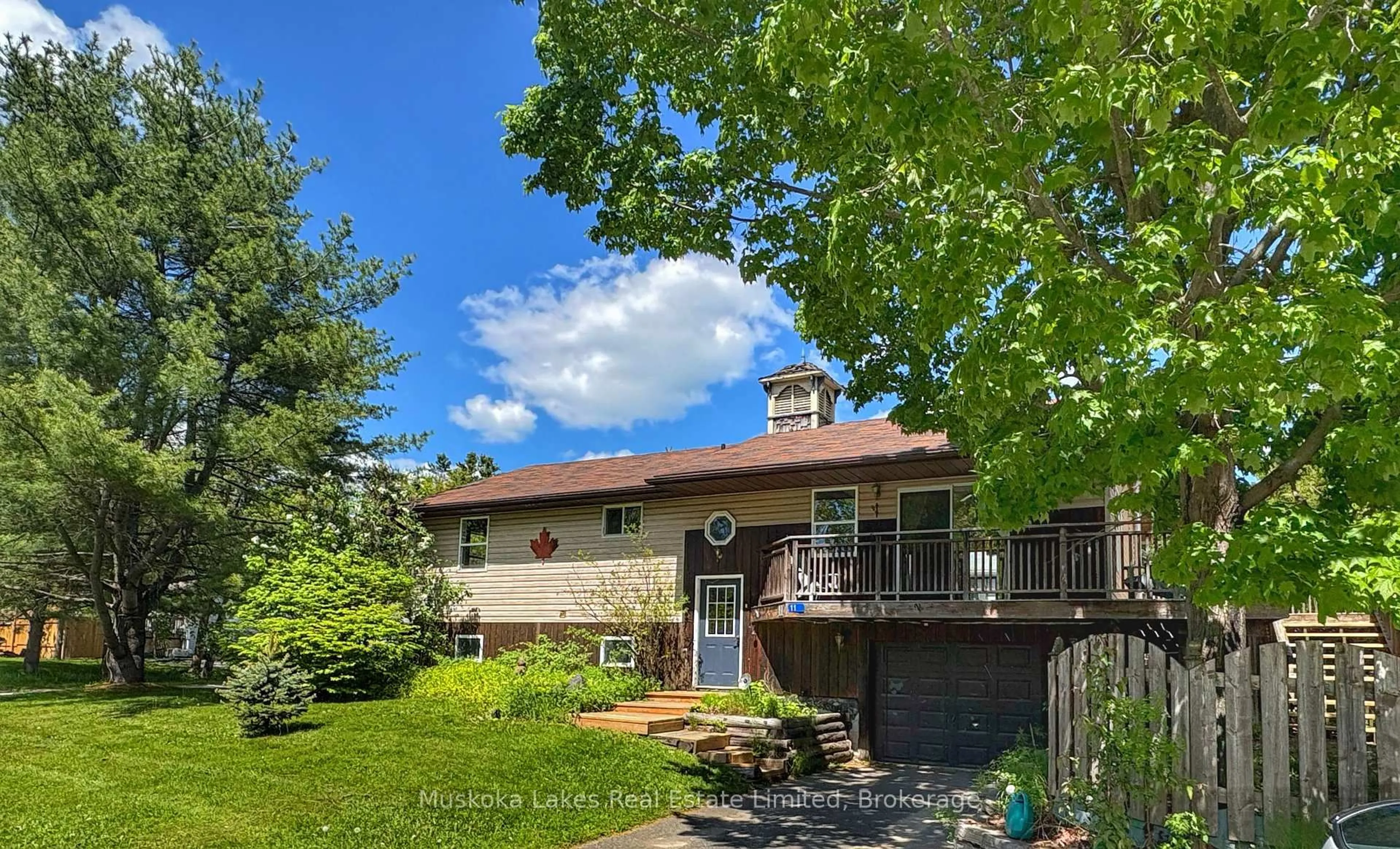 Unknown for 11 Harris St, Muskoka Lakes Ontario P0B 1J0