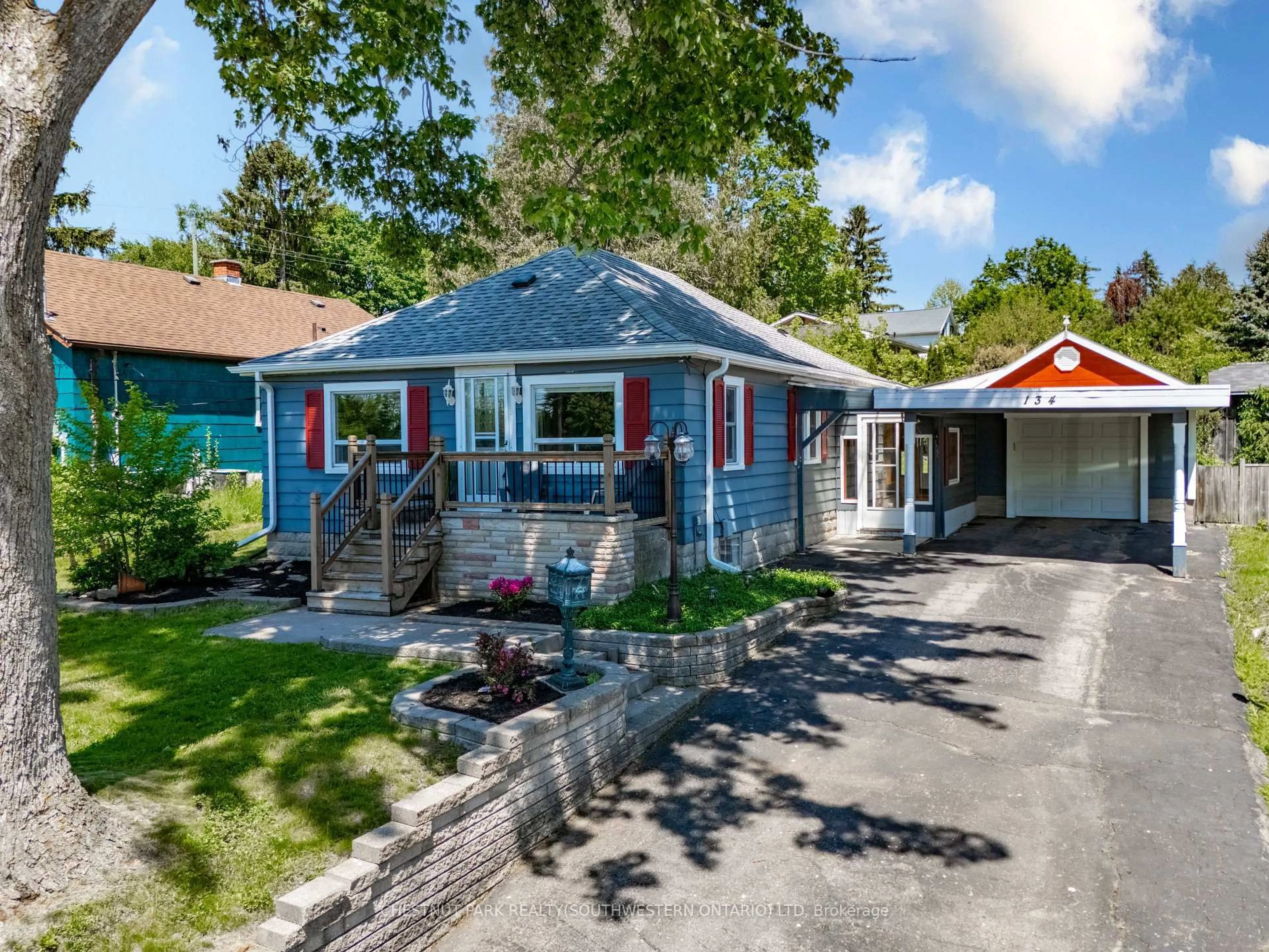 A pic from outside/outdoor area/front of a property/back of a property/a pic from drone, street for 134 Skye St, Ingersoll Ontario N5C 2P8