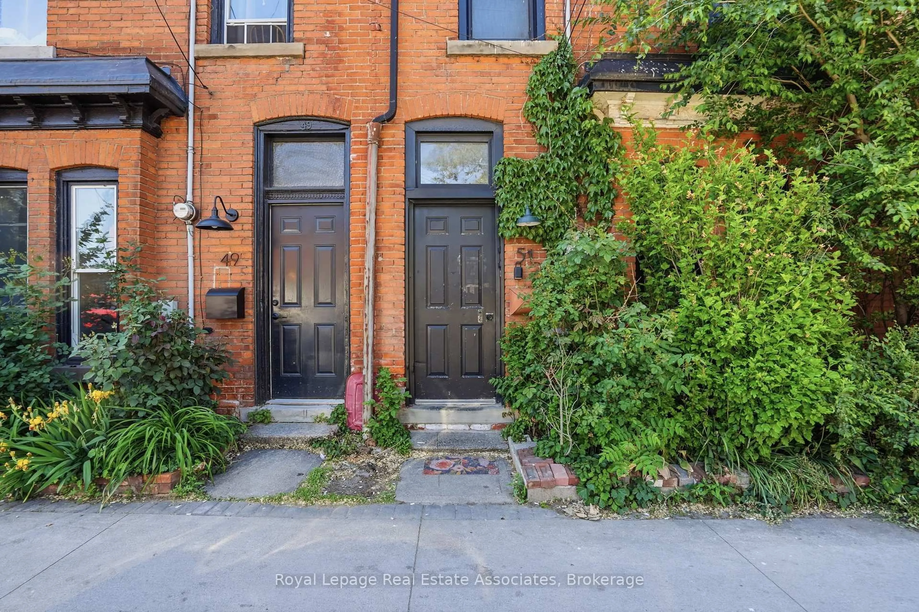 Unknown for 51 Wellington St, Hamilton Ontario L8R 1M9