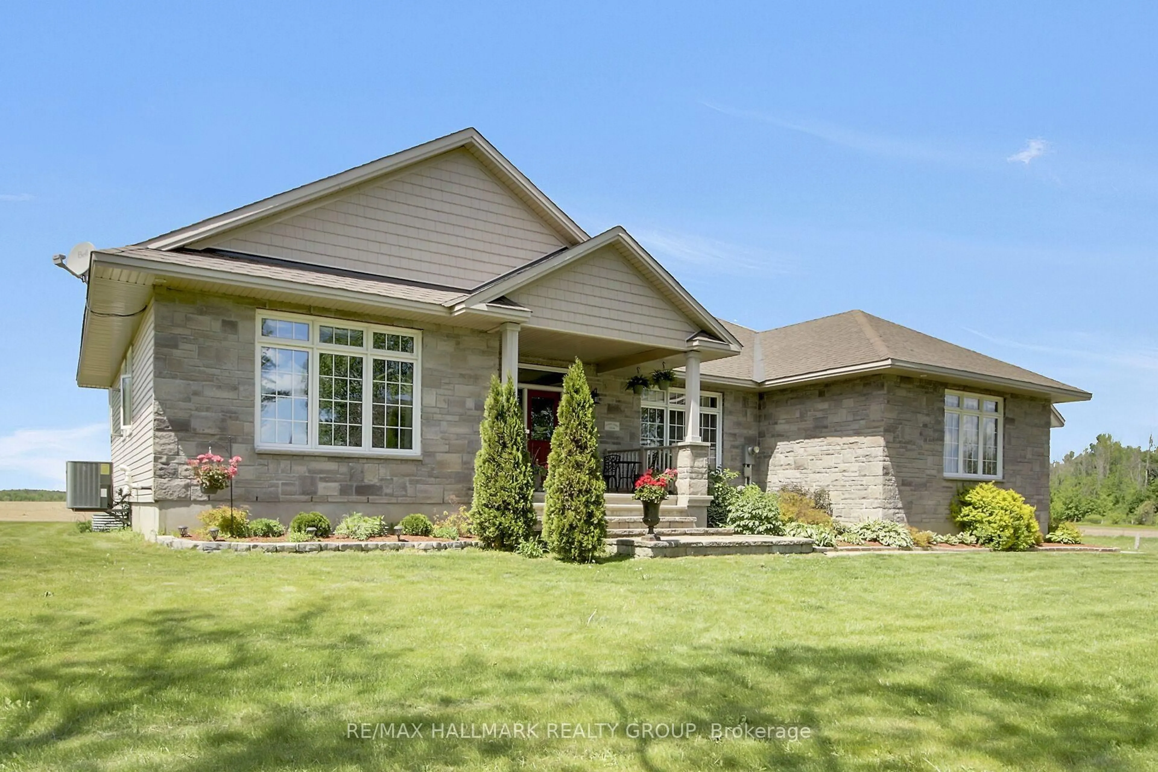 Home with brick exterior material, unknown for 7479 Bleeks Rd, Ashton Ontario K0A 1B0