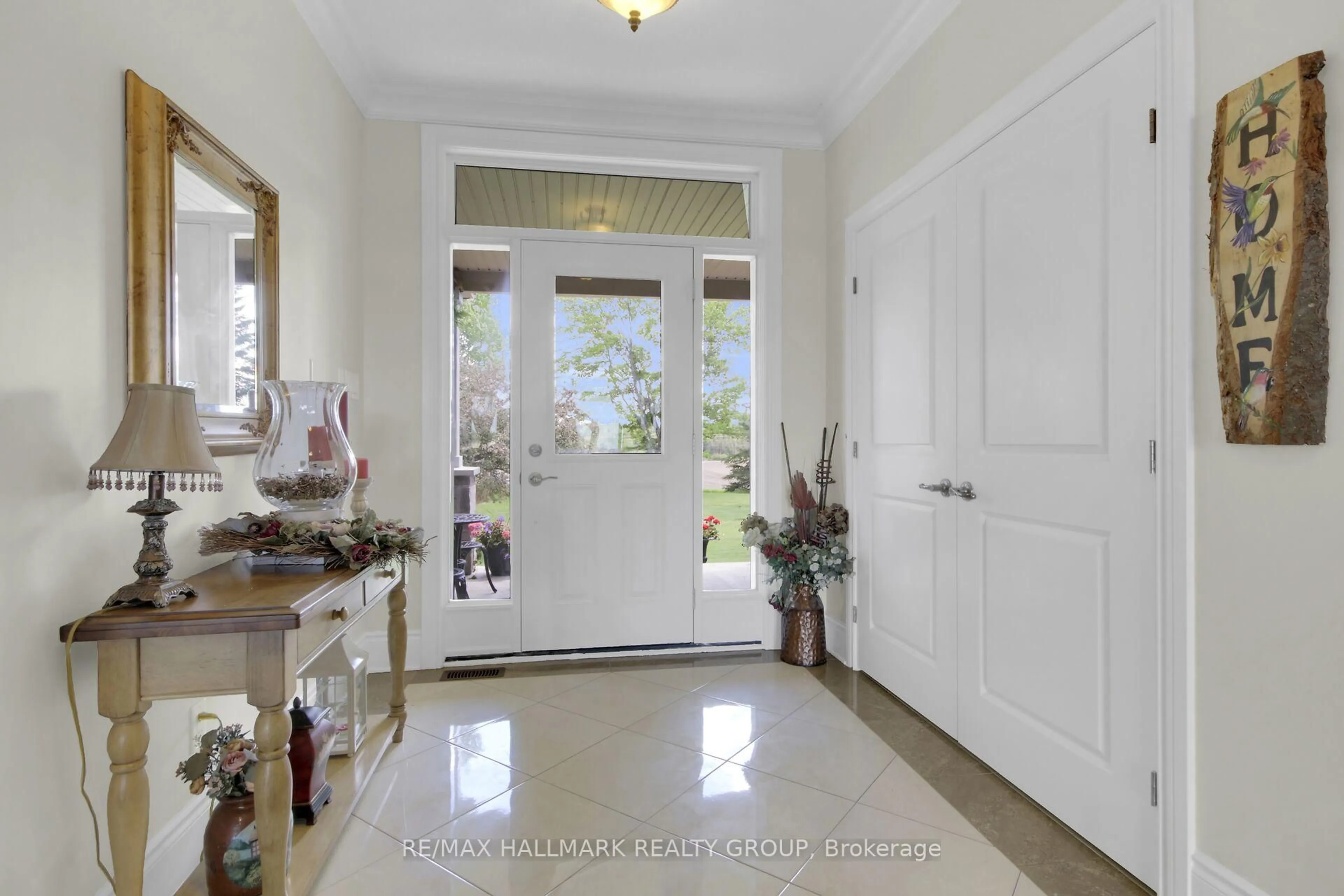 Indoor entryway for 7479 Bleeks Rd, Ashton Ontario K0A 1B0
