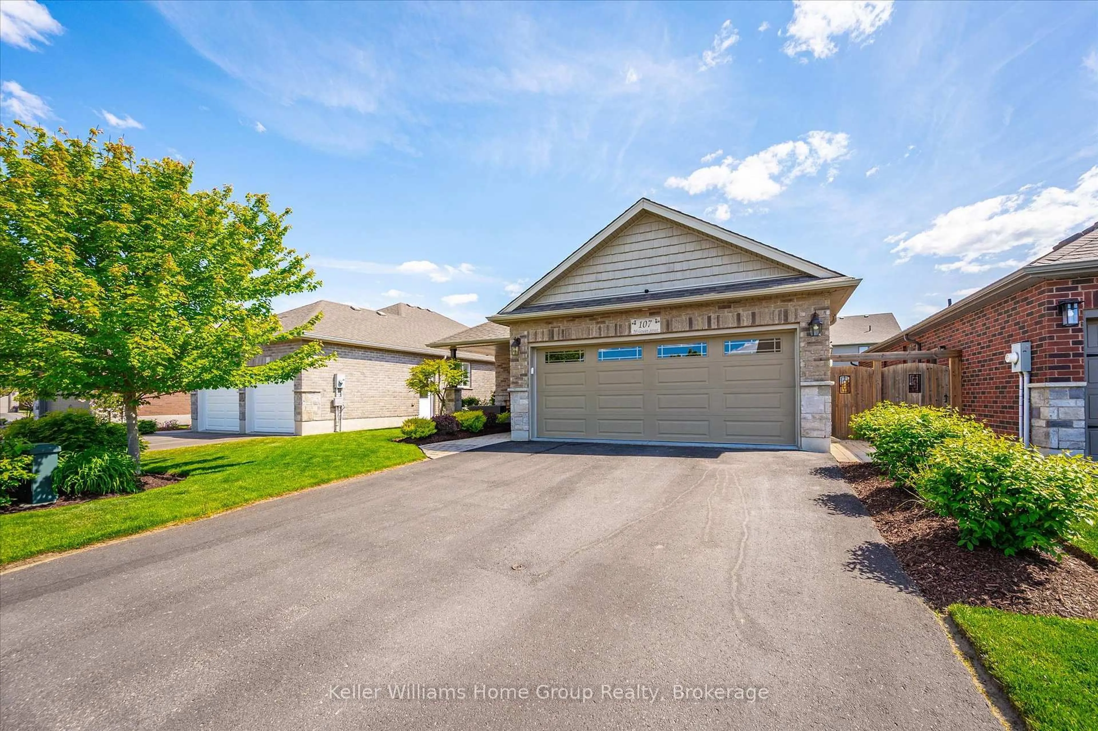 Indoor garage for 107 Mcgowan St, Centre Wellington Ontario N0B 1S0