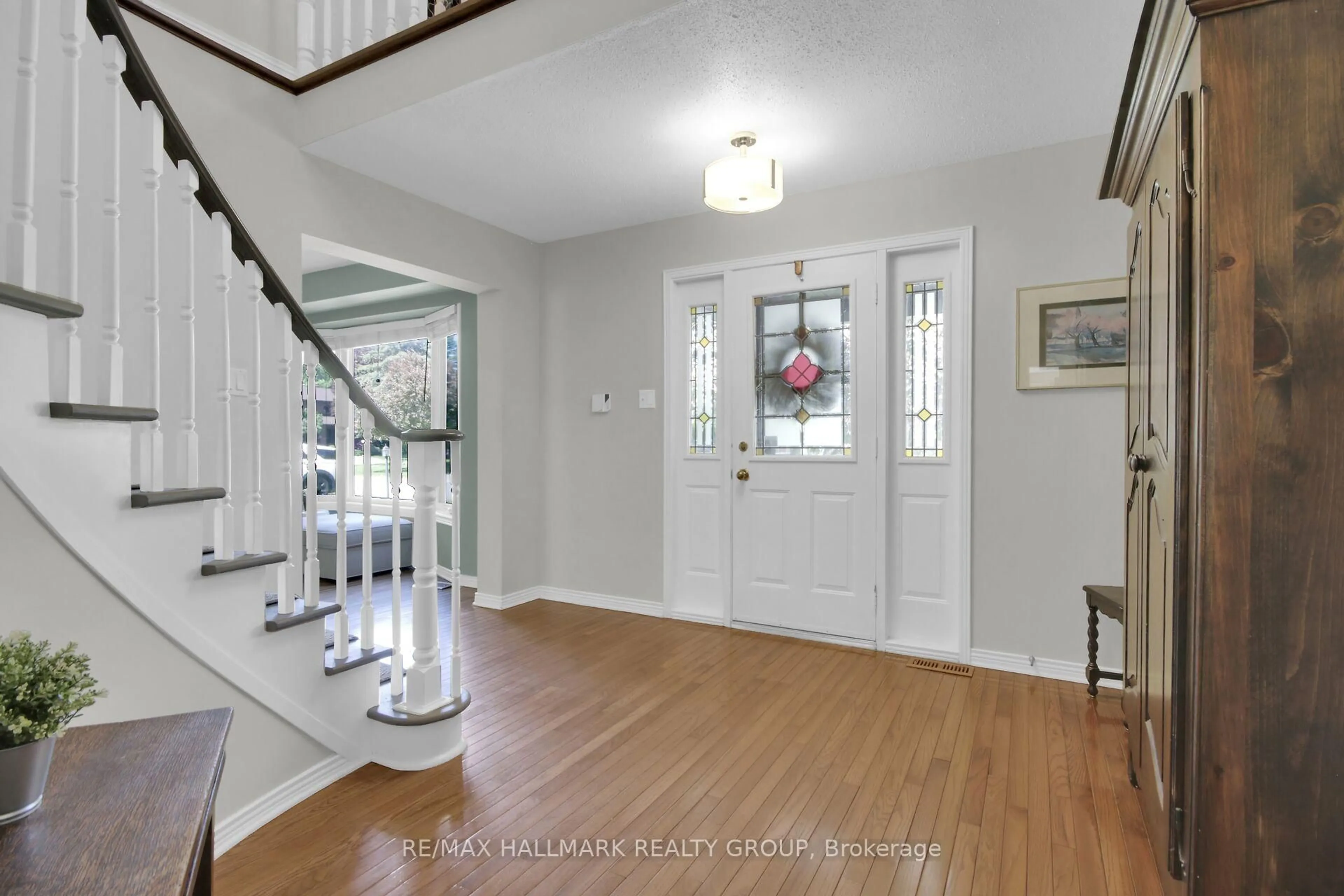Indoor entryway for 29 Shady Branch Tr, Ottawa Ontario K2S 1E1