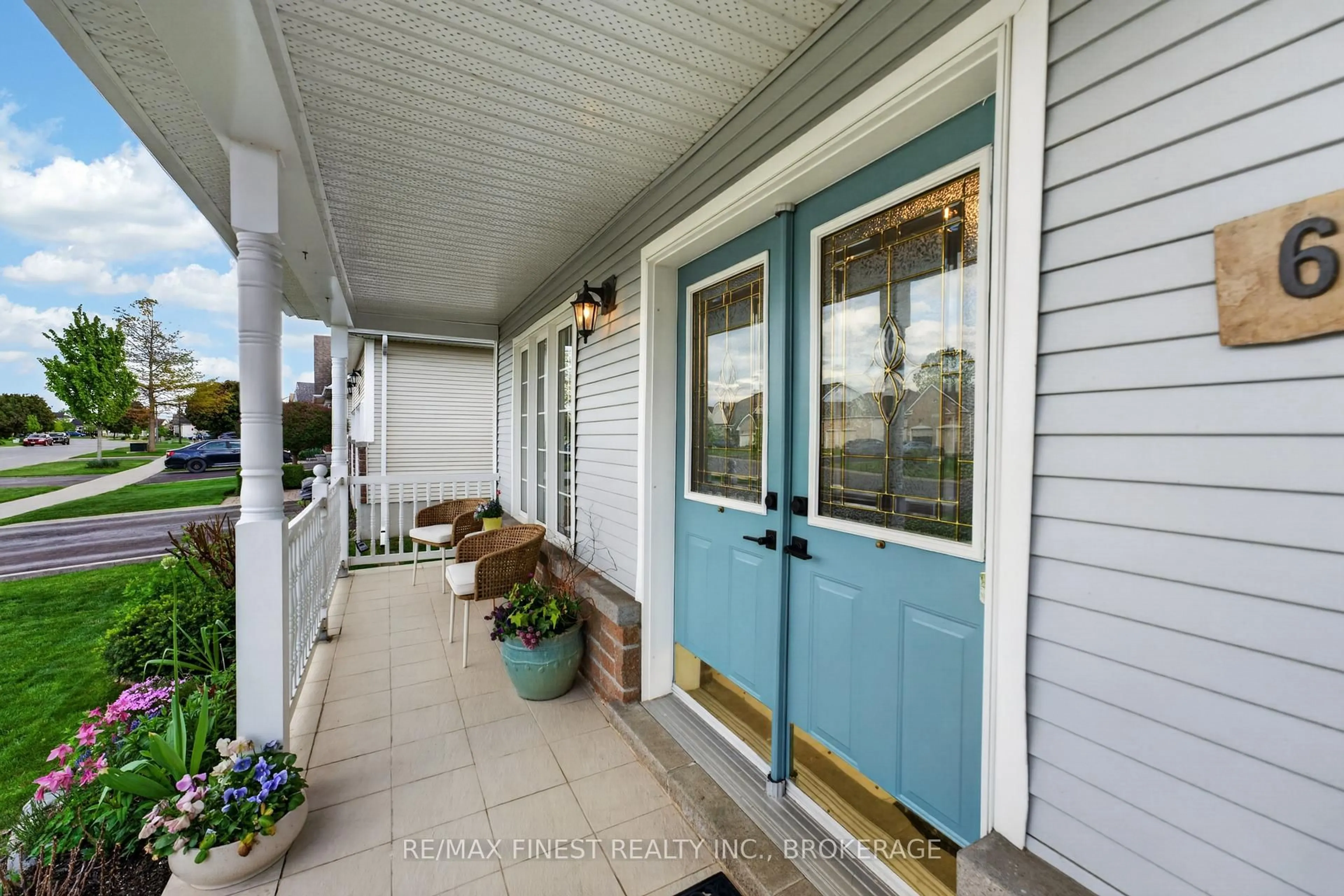 Indoor entryway for 68 Country Club Dr, Bath Ontario K0H 1G0