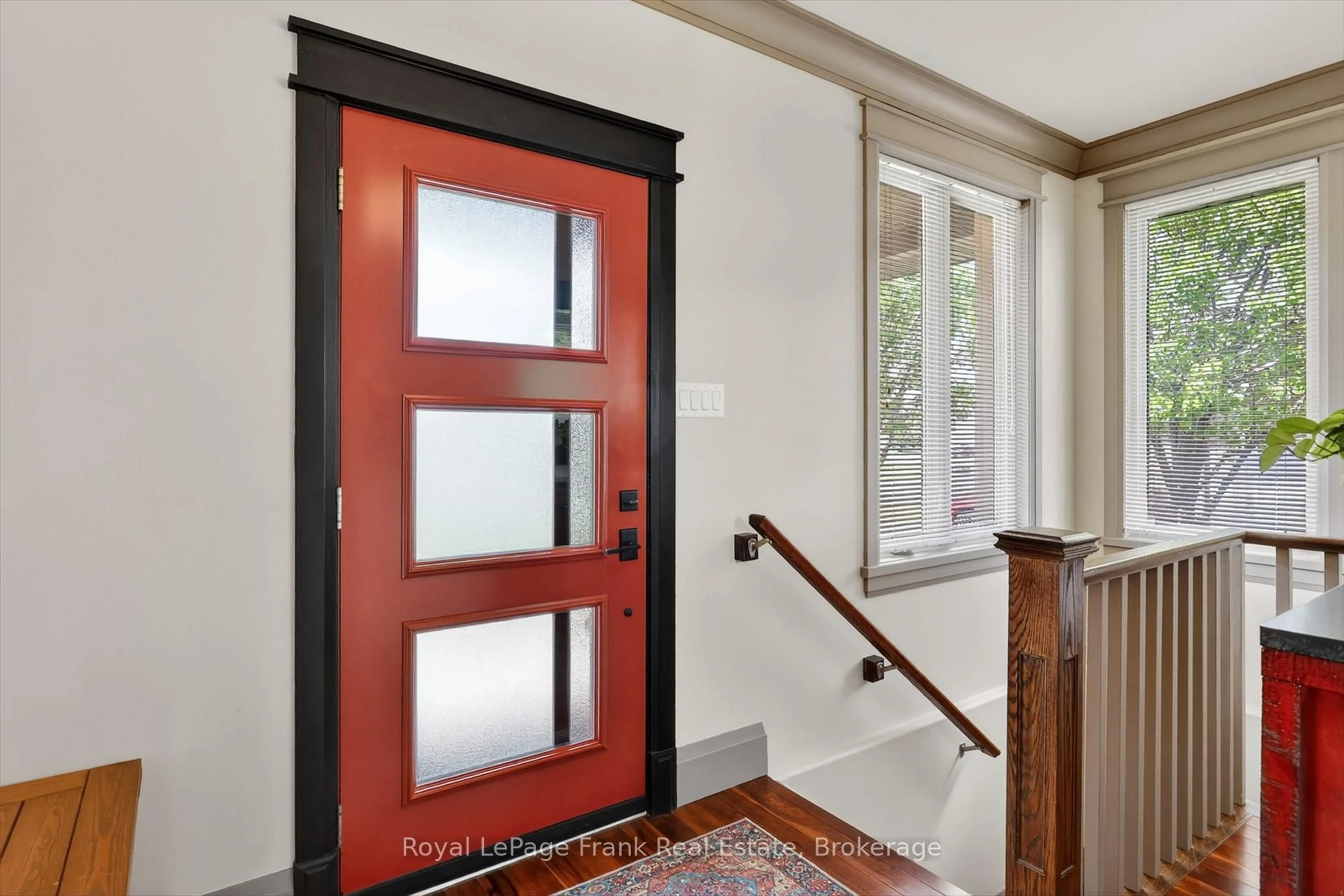 Indoor entryway for 2379 Marsdale Dr, Peterborough Ontario K9L 0B7