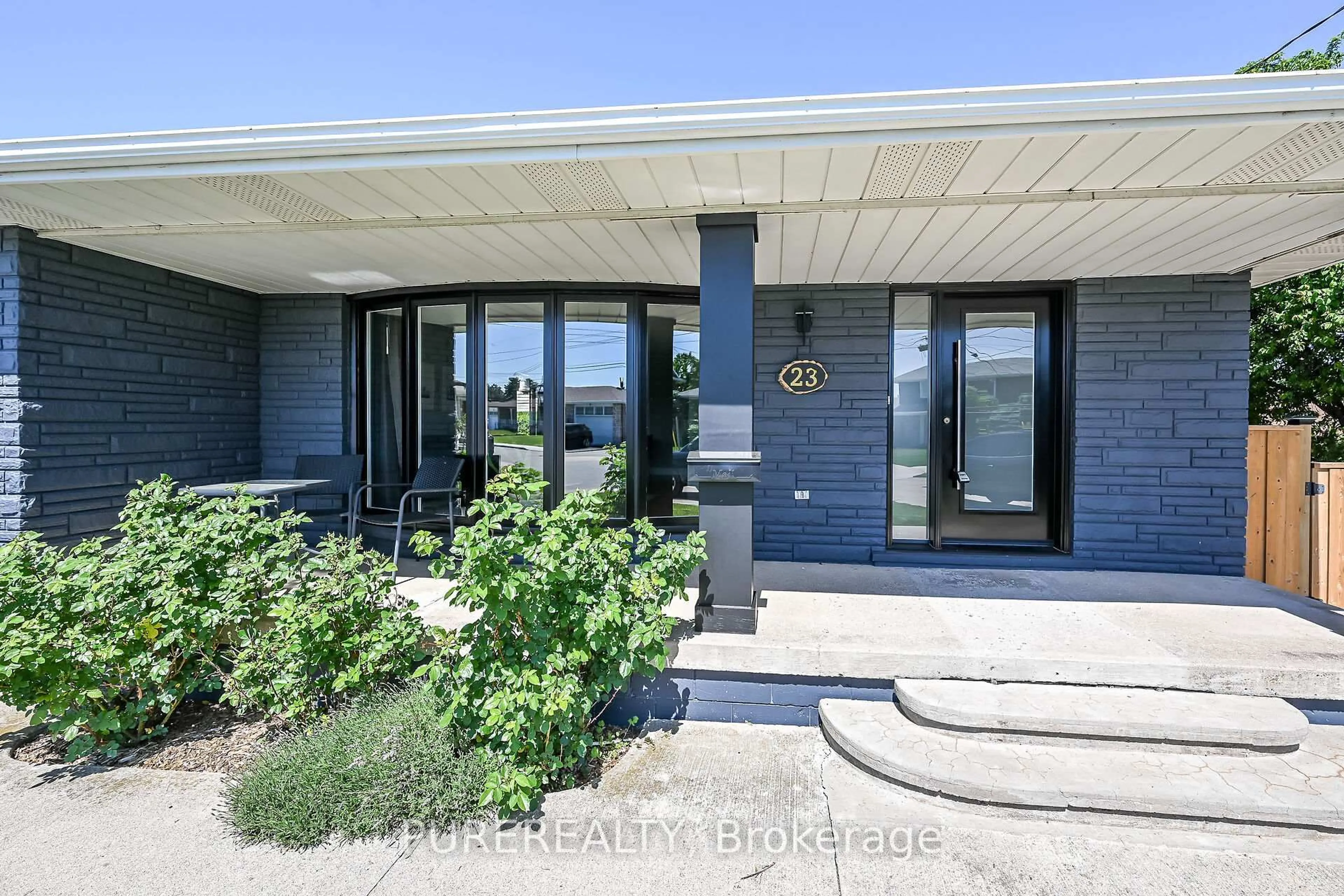 Unknown for 23 Duchess Crt, Hamilton Ontario L8E 1A4