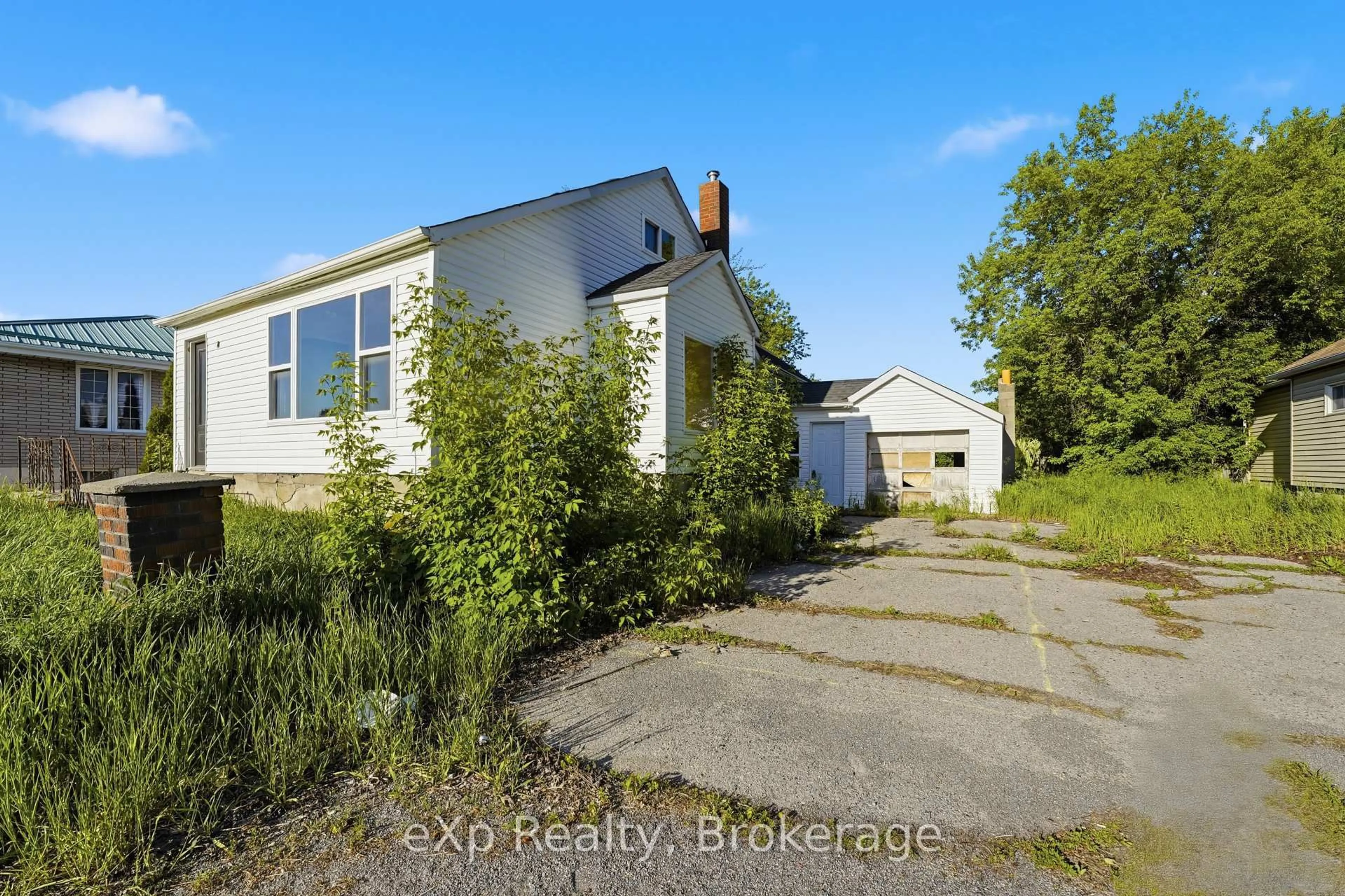 A pic from outside/outdoor area/front of a property/back of a property/a pic from drone, building for 195 Sidney St, Quinte West Ontario K8V 2S9