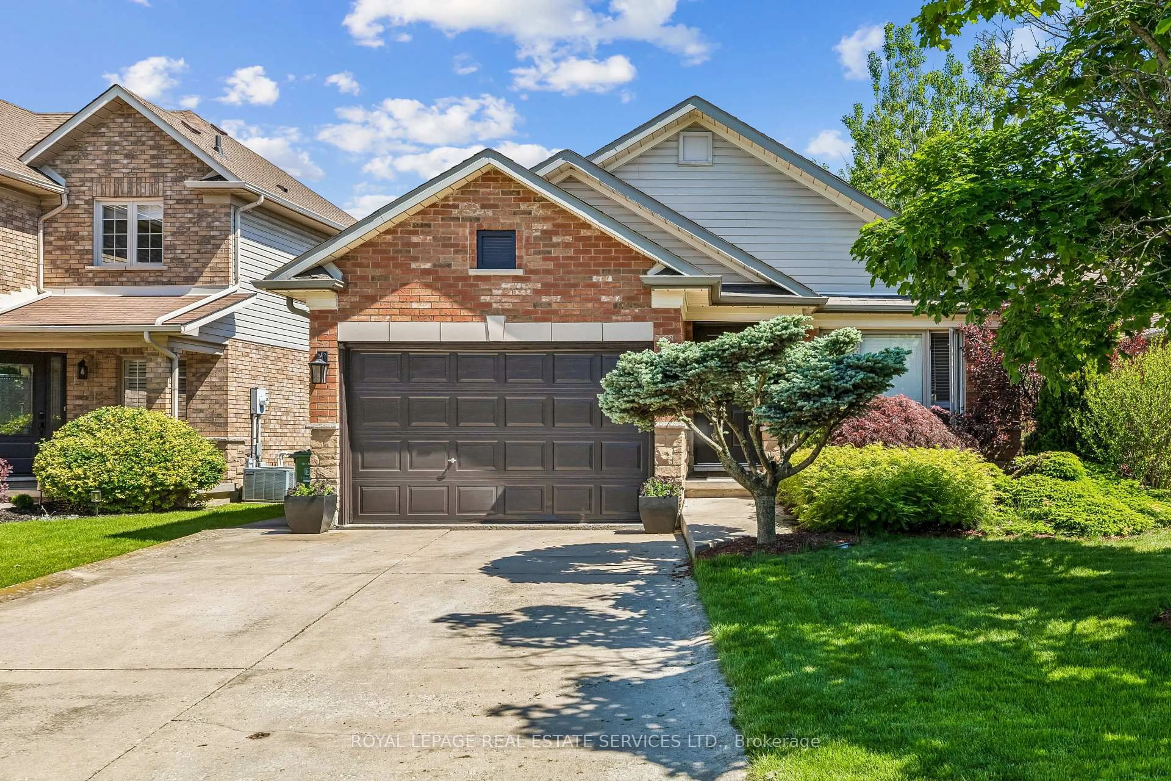 Home with brick exterior material, street for 39 Liam Dr, Hamilton Ontario L9G 4Y1