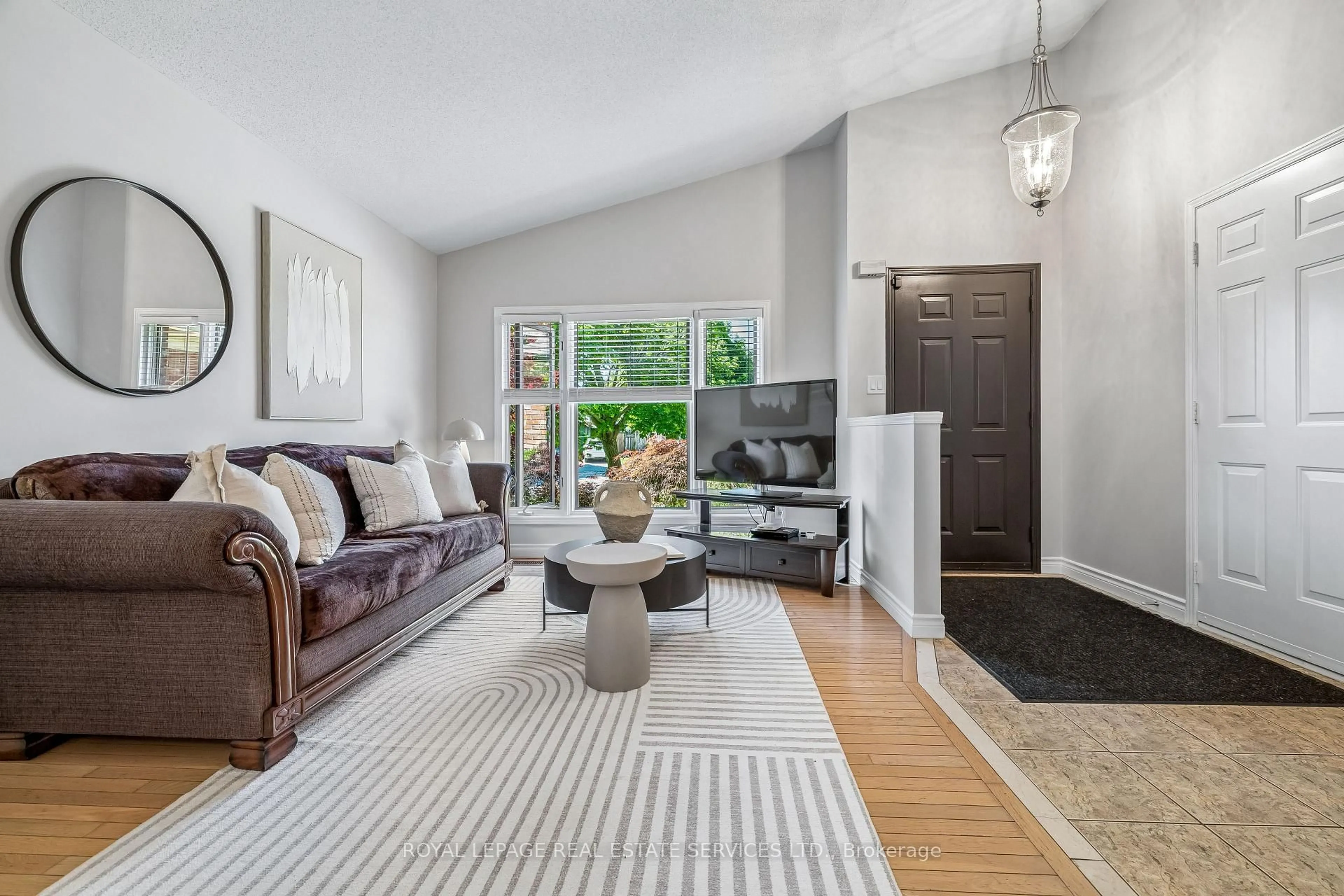 Living room with furniture, unknown for 39 Liam Dr, Hamilton Ontario L9G 4Y1