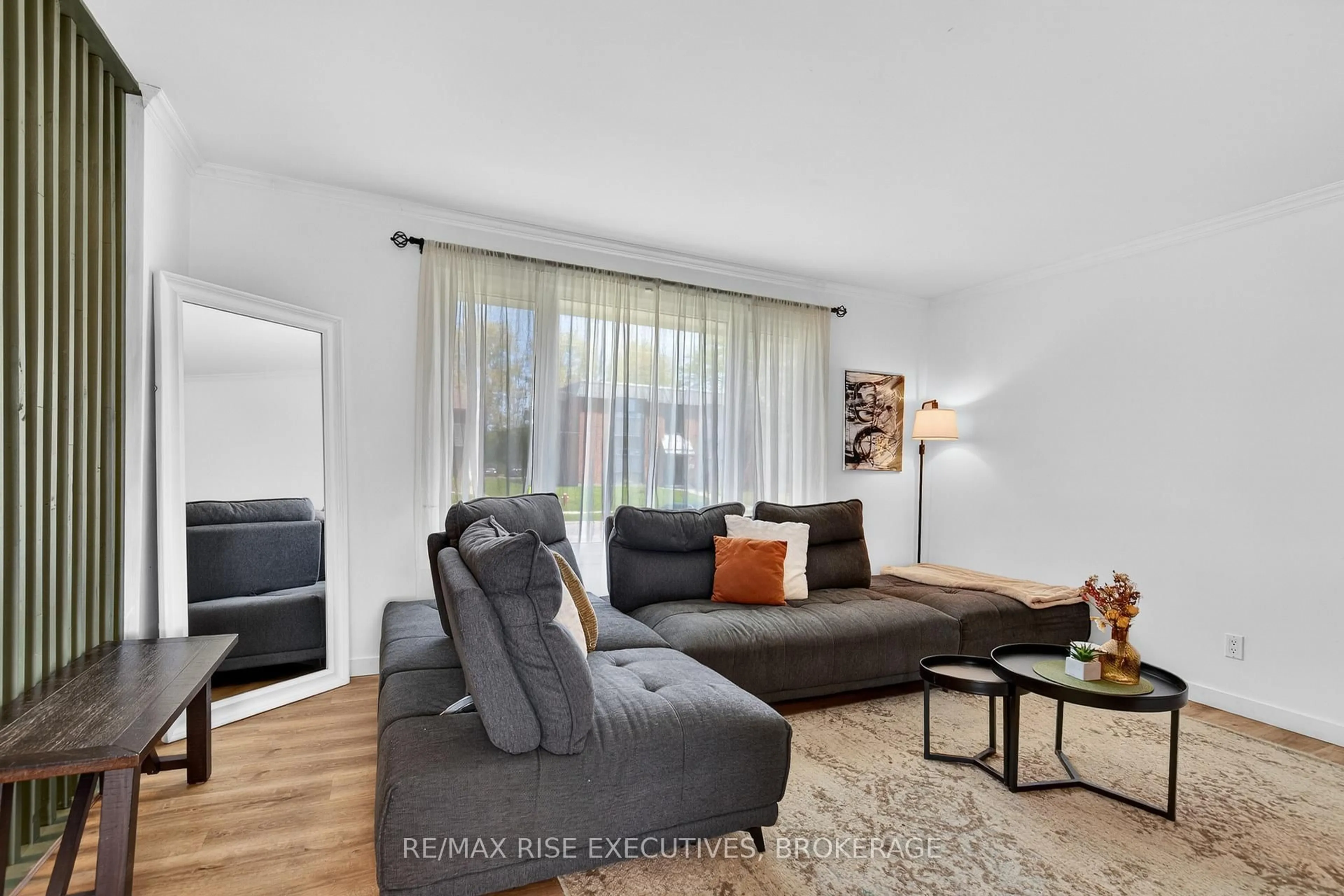 Living room with furniture, unknown for 178 Amherst Dr, Loyalist Ontario K7N 1T4