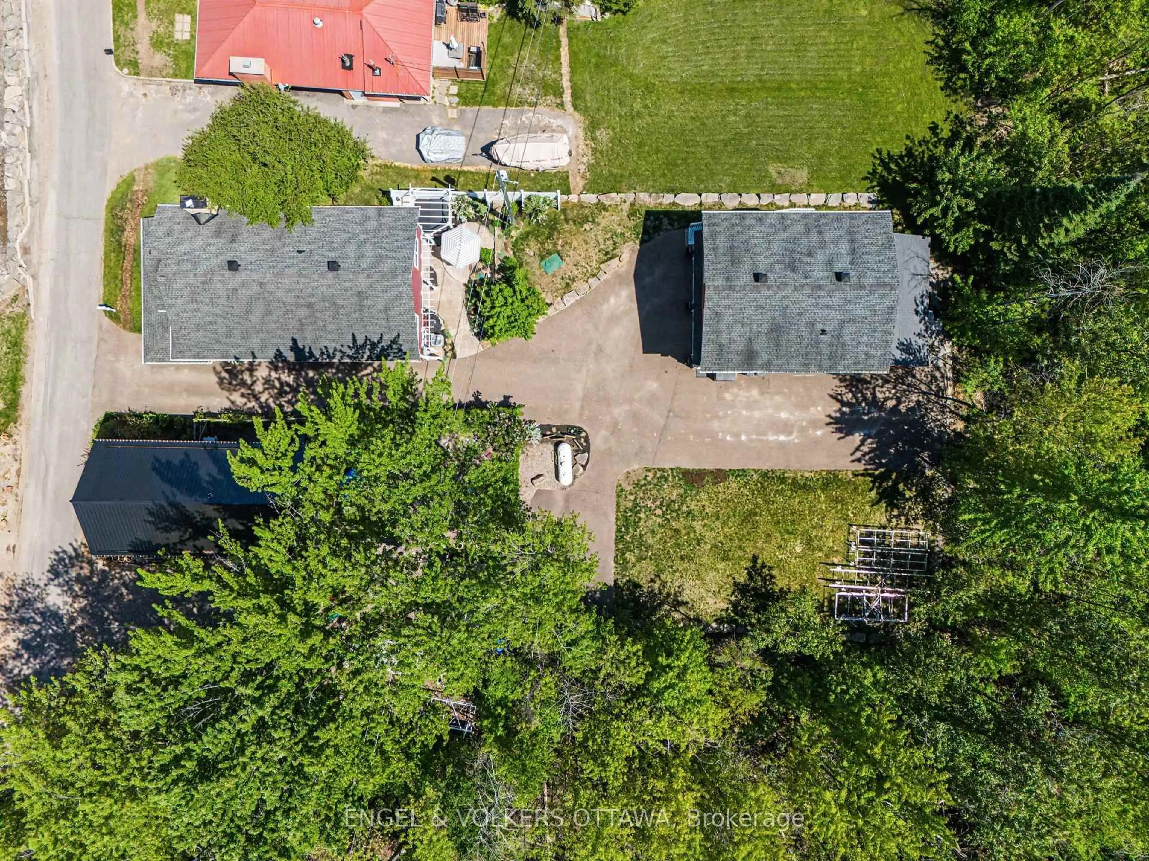 A pic from outside/outdoor area/front of a property/back of a property/a pic from drone, street for 835 Archibald St, Braeside Ontario K0A 1G0