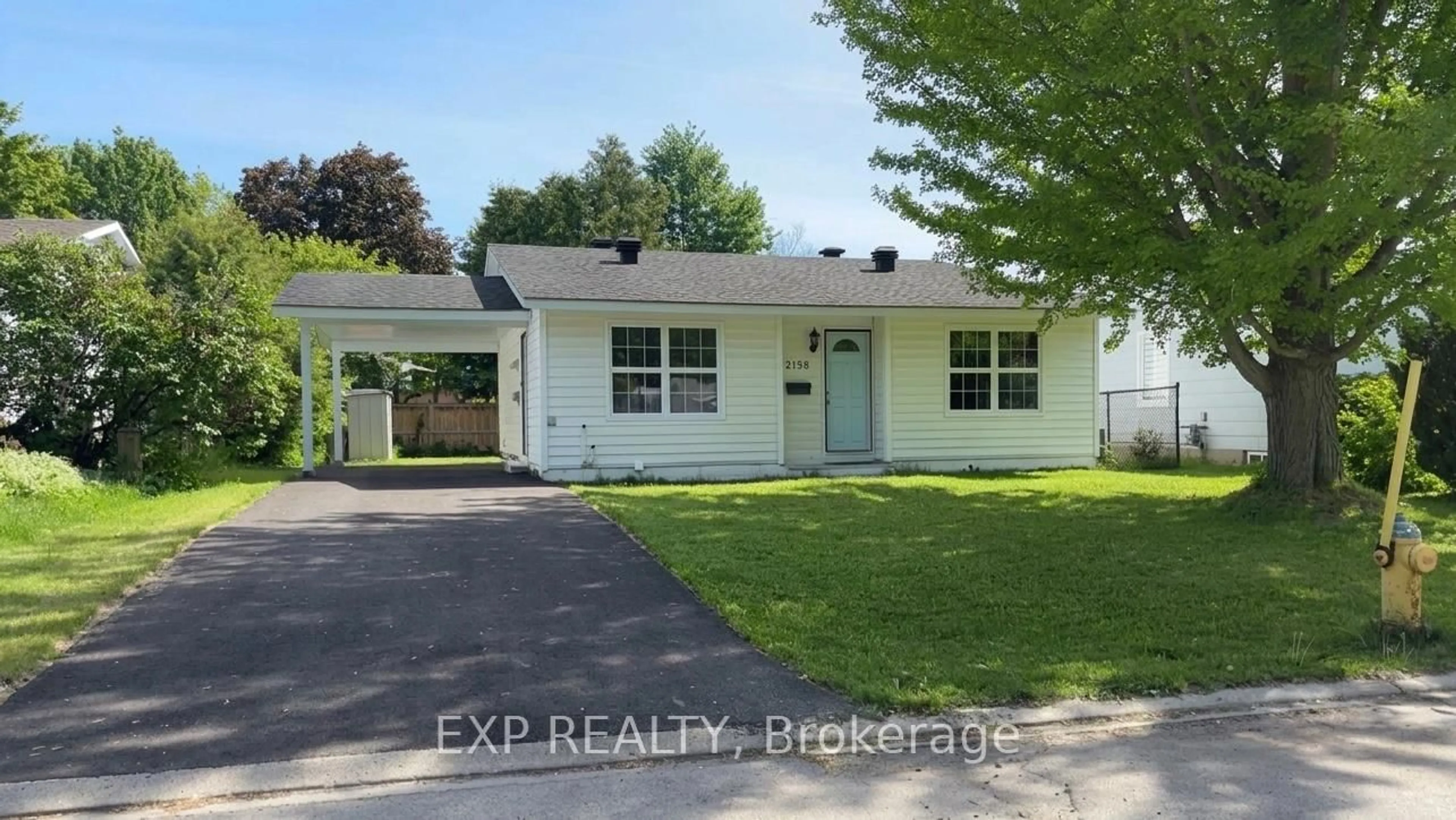 Home with vinyl exterior material, street for 2158 Fillmore Cres, Ottawa Ontario K1J 6A4