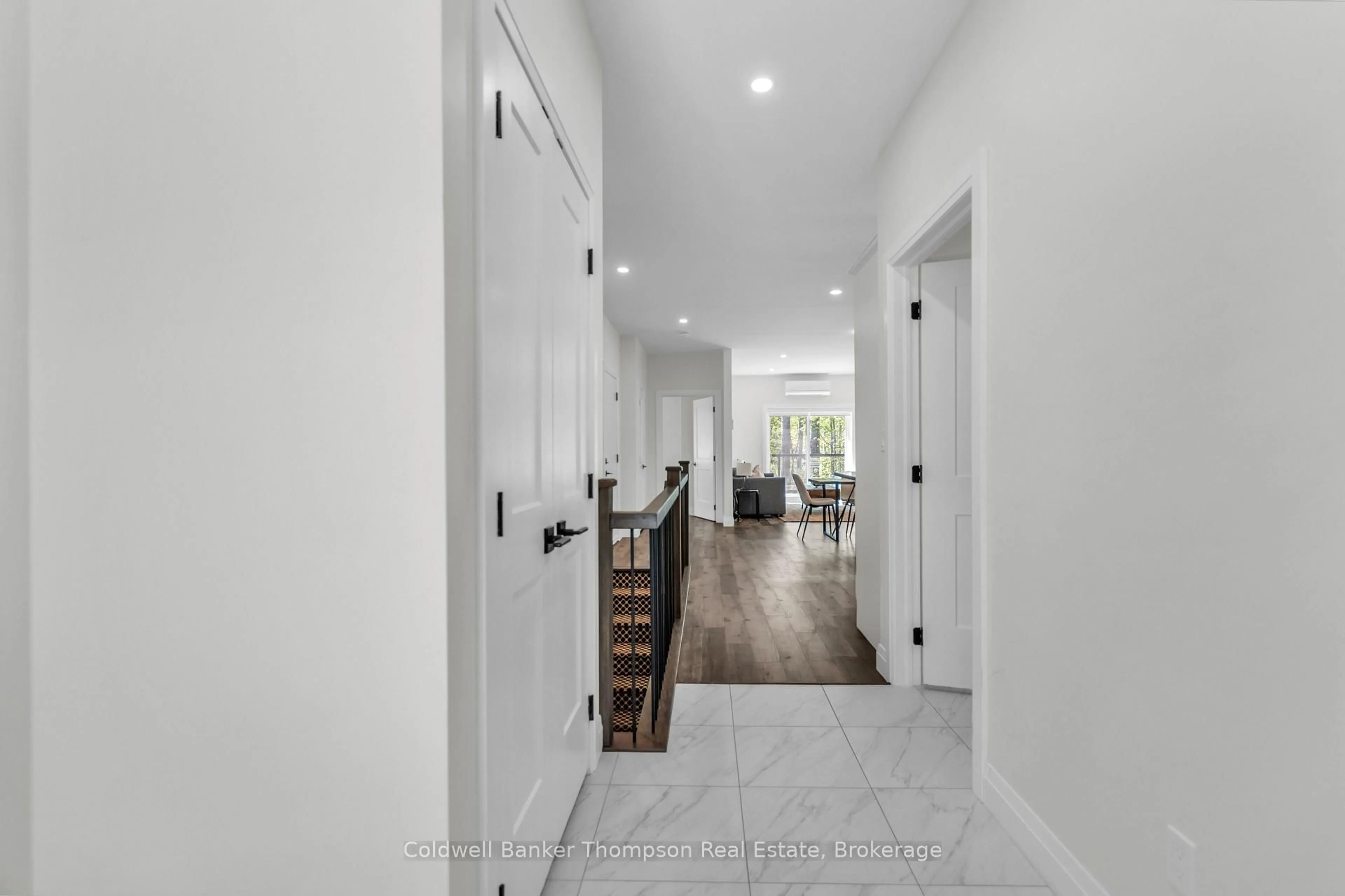 Indoor entryway for 14 Ertler Lane, Huntsville Ontario P1H 1S7