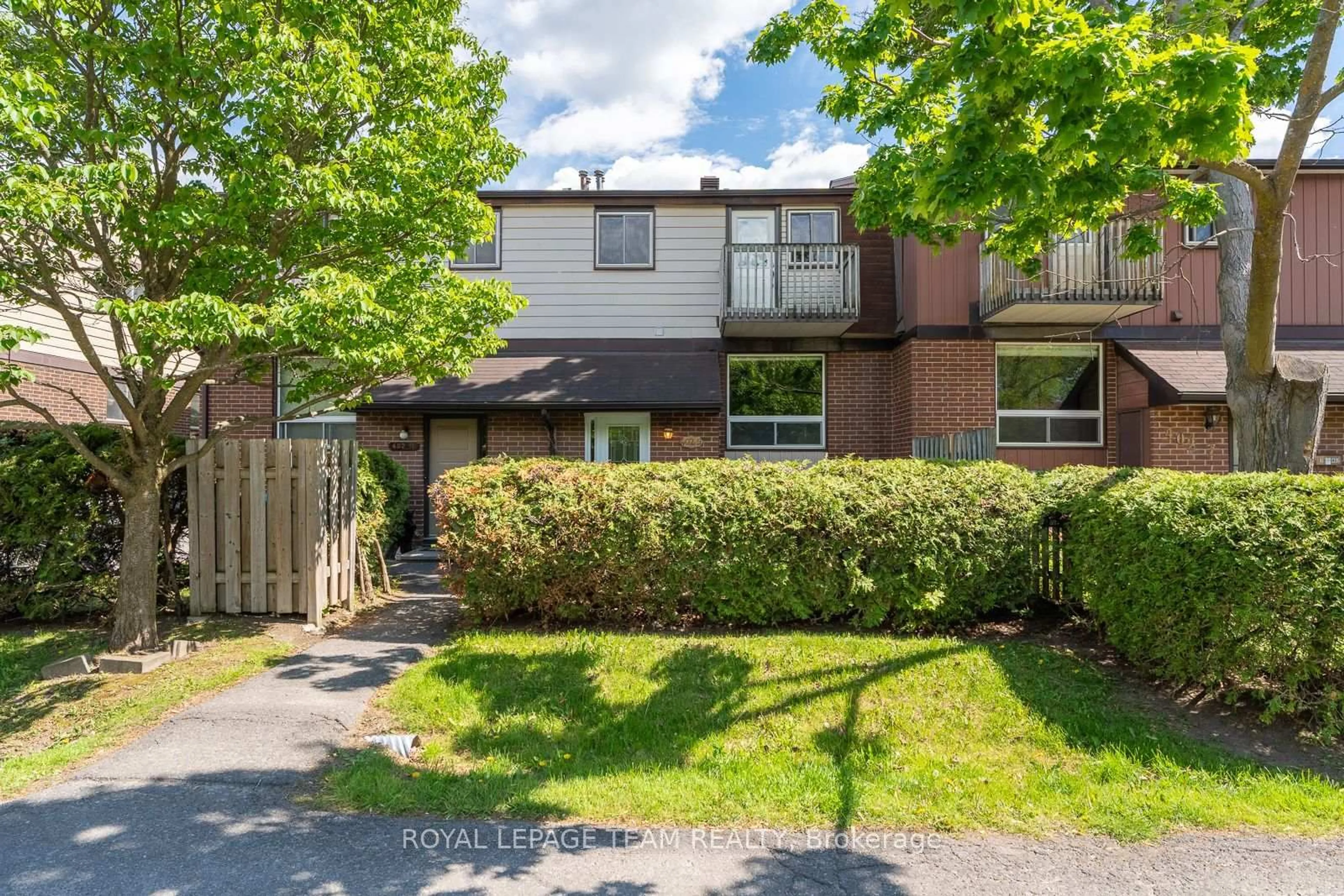 Unknown for 402 Montfort St #9, Ottawa Ontario K1L 8G7