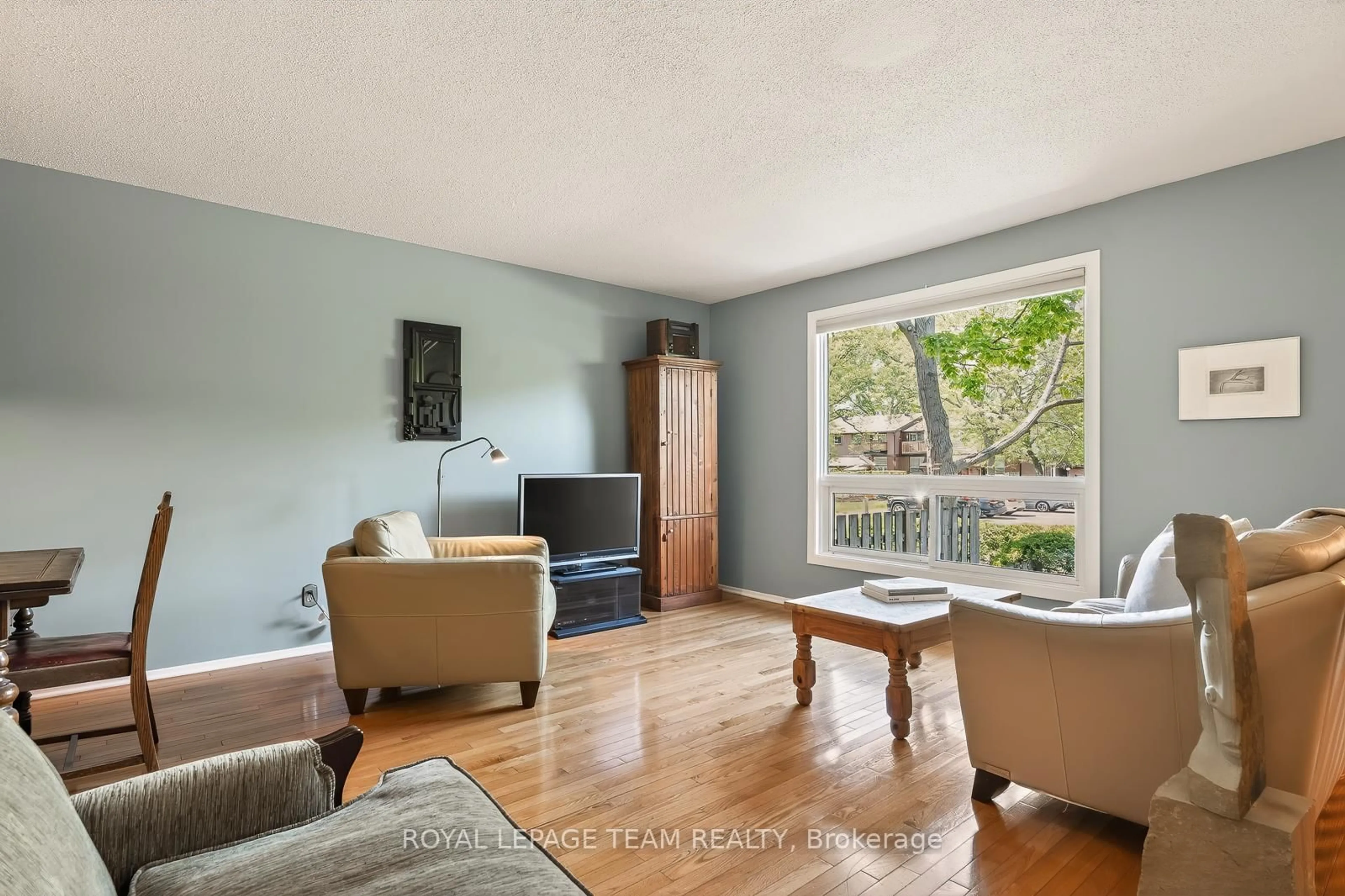 Living room with furniture, unknown for 402 Montfort St #9, Ottawa Ontario K1L 8G7