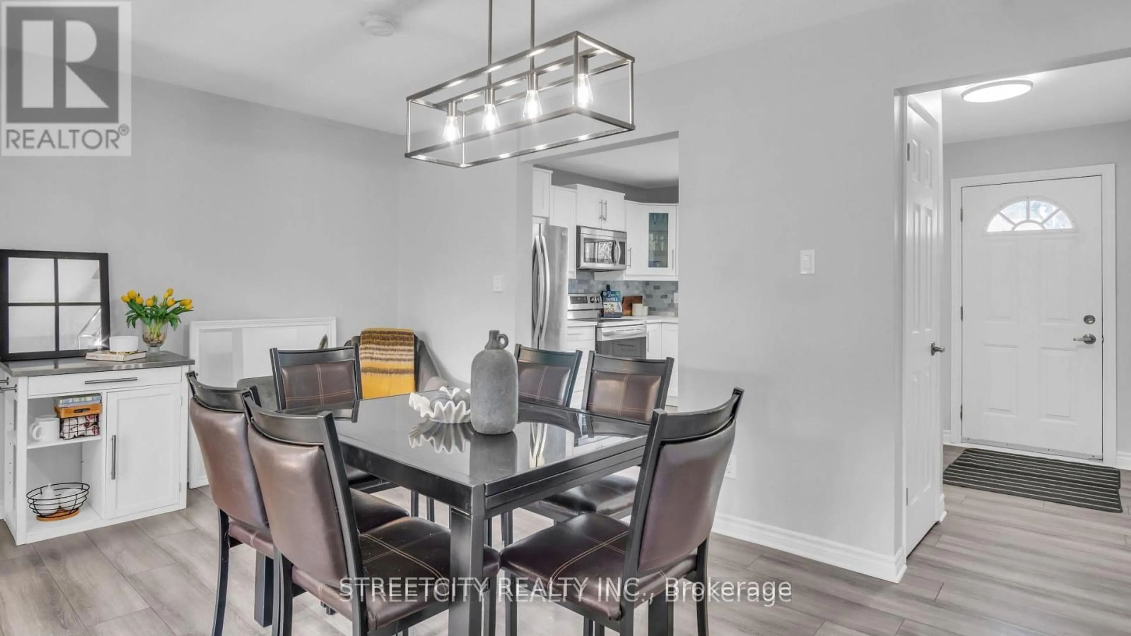 Dining room, unknown for 490 SOUTHDALE Rd #8, London South Ontario N6E 1A4